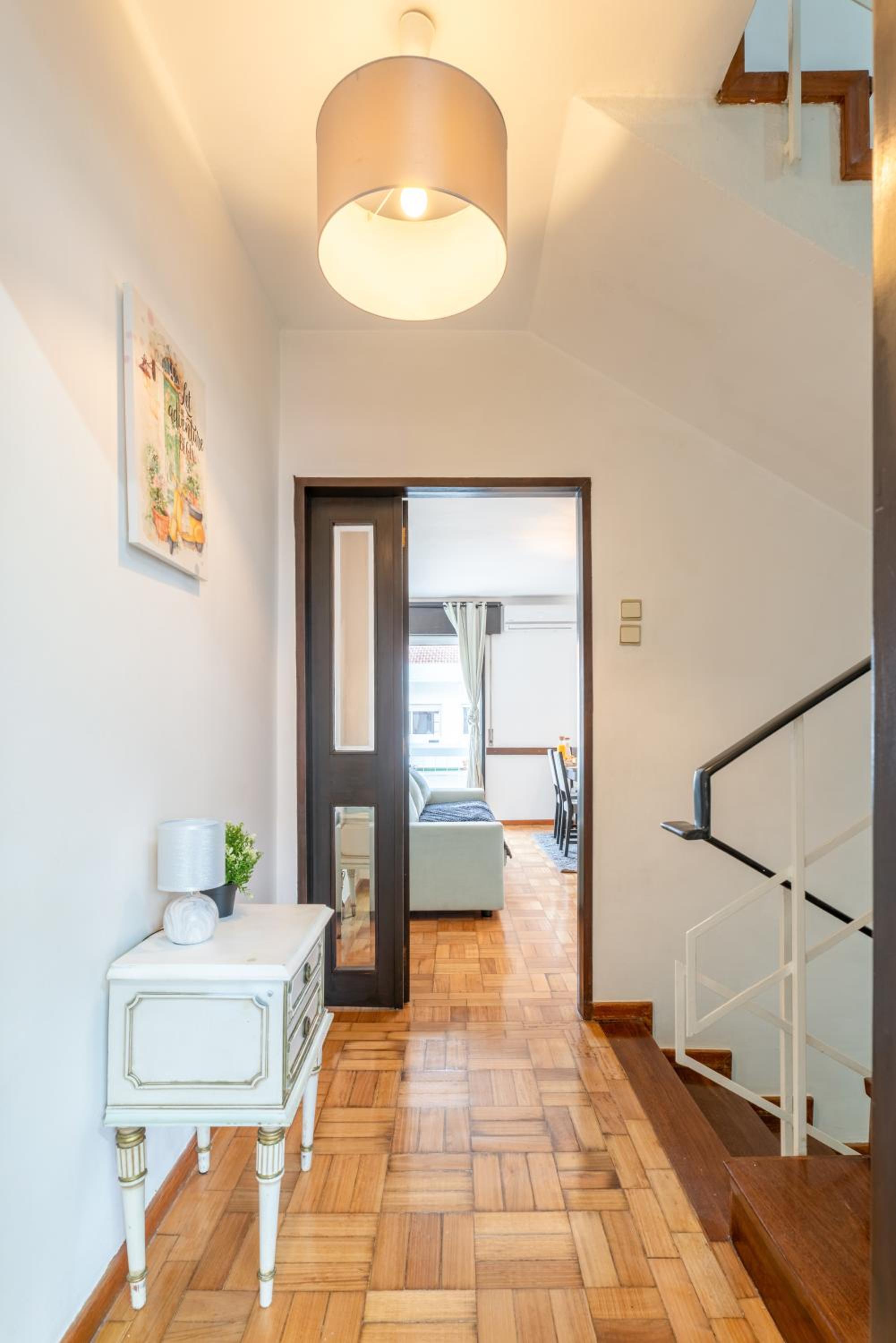 Host Wise - Spacious Sunny House with terrace & BBQ view 2