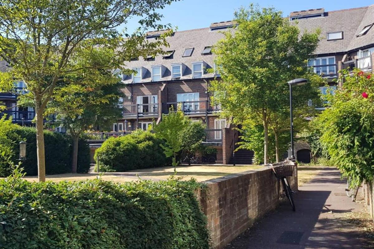 Modern Apartment in the Heart of Oxford with Secure Underground Parking view 3