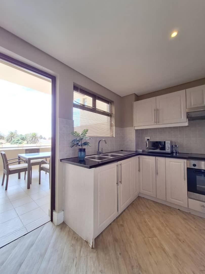 Camere da Letto- Hotel-On-The Beach Self Catering view 3