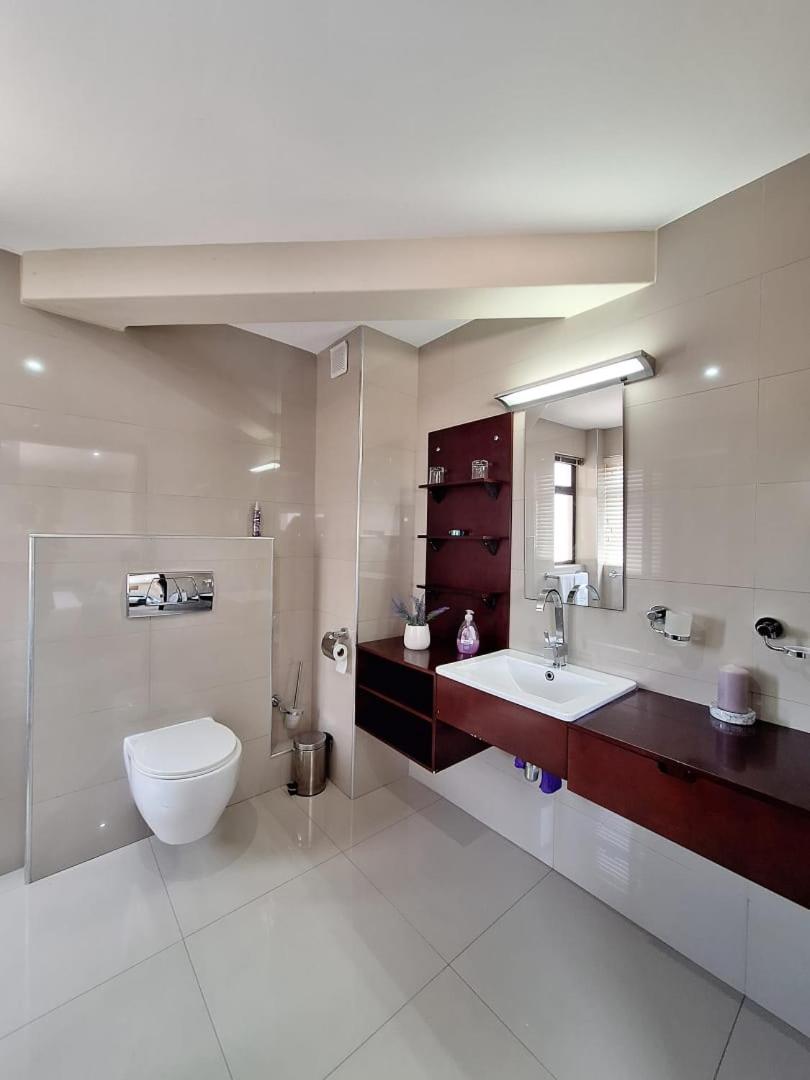 Camere da Letto- Hotel-On-The Beach Self Catering view 5