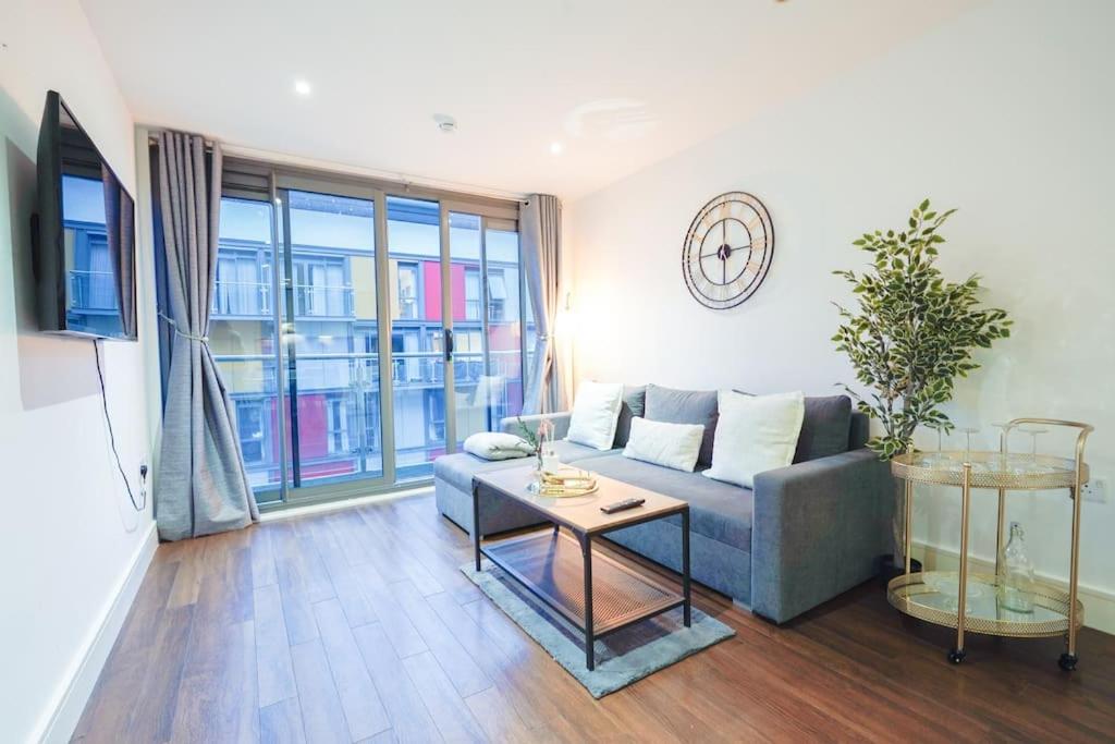 Perfect Place for Longer Stays Wembley Central view 4