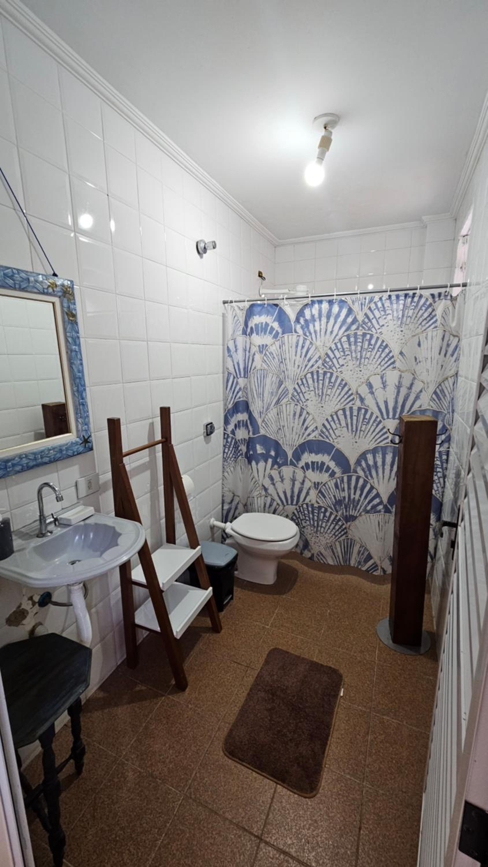Casa em condomínio a 600m da praia de Pernambuco ideal para família