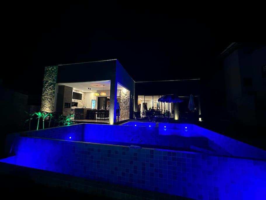 Linda casa em Guarajuba a passos do mar