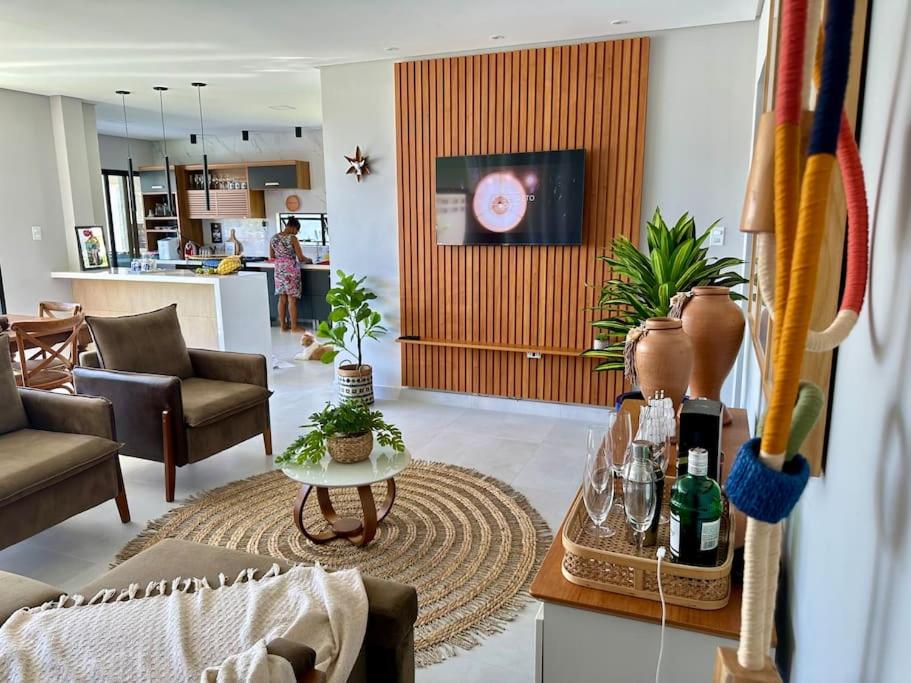 Linda casa em Guarajuba a passos do mar