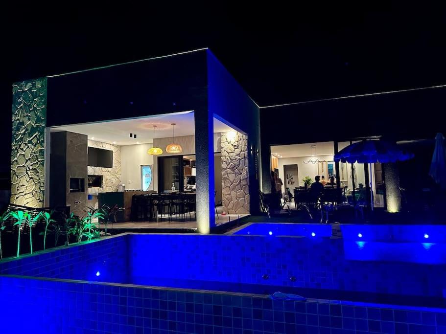 Linda casa em Guarajuba a passos do mar