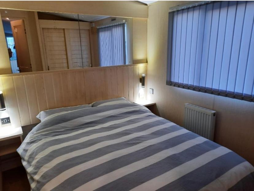 Parkland retreat Robin Hood Rhyl view 2