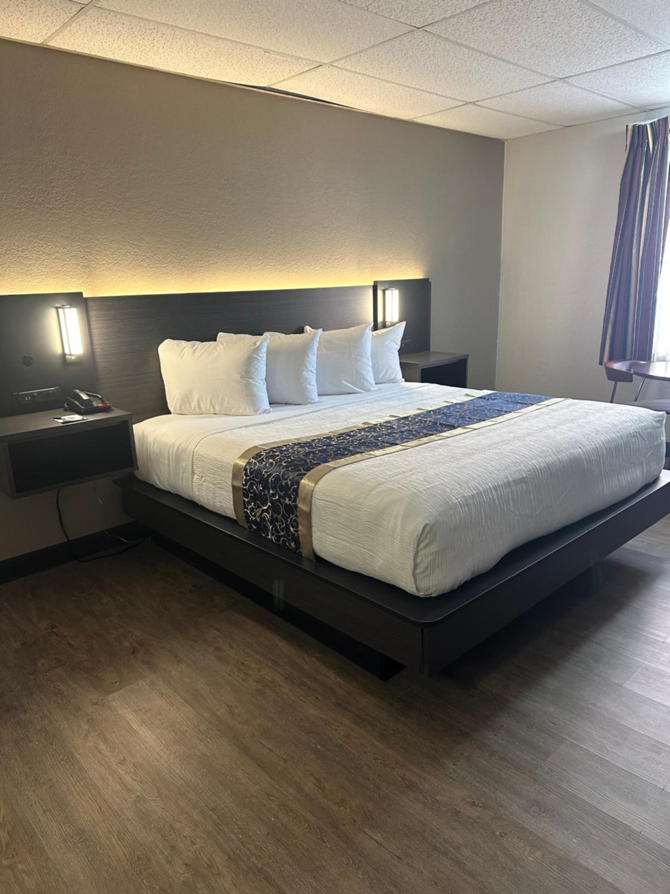 Deming Vacations - Baymont by Wyndham Deming - Property Image 5