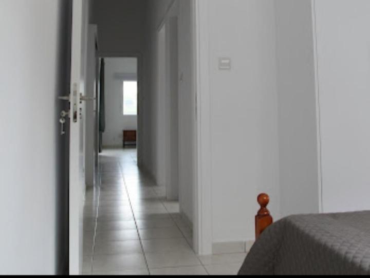 Beautiful villa five minutes from Coral Bay beach!