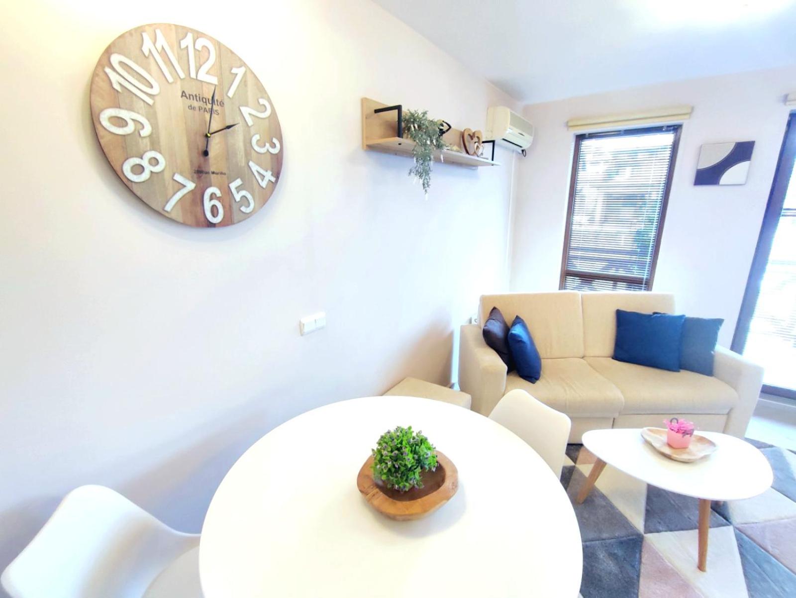 Spacious luxury studio with mountain view - SPA available