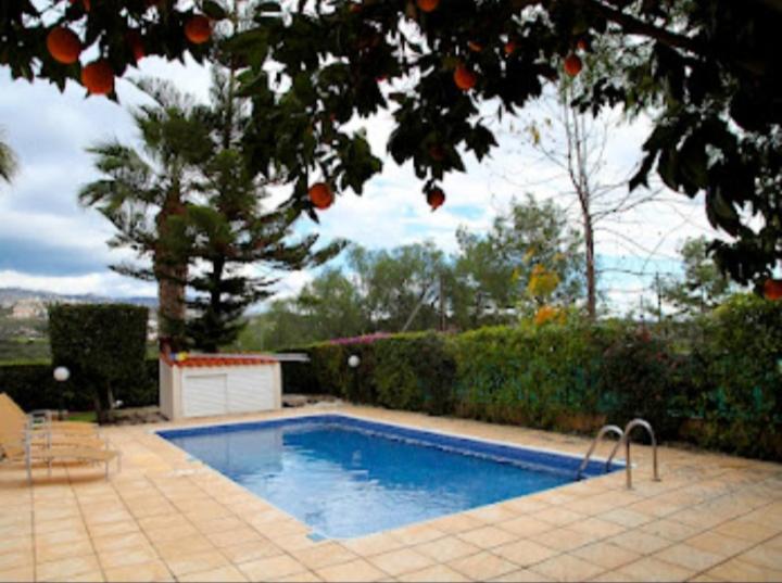 Beautiful villa five minutes from Coral Bay beach!