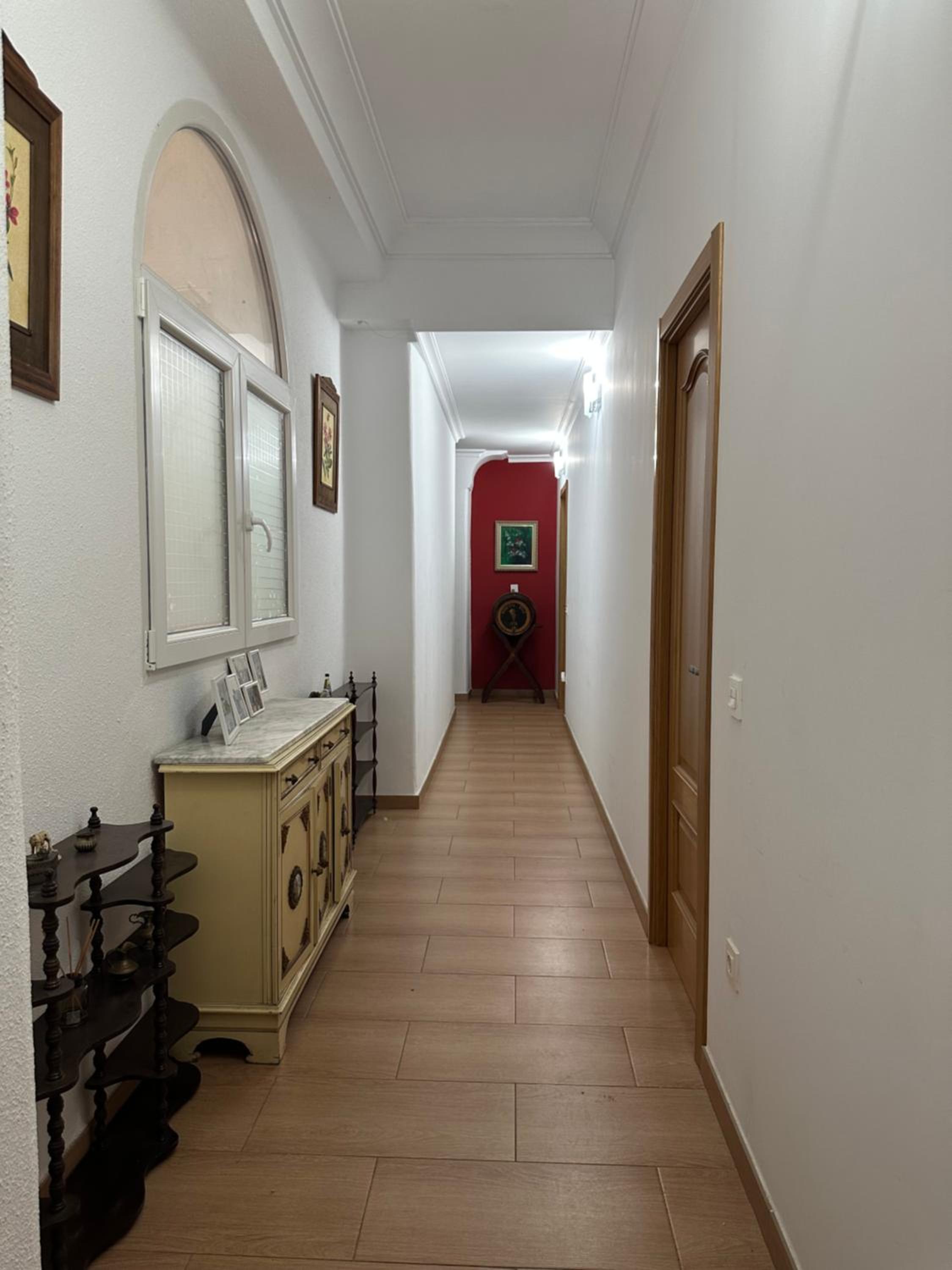 Mirador 2 del Mercado Central - habitacion con baño privado en el centro de la Ciudad Vella view 5