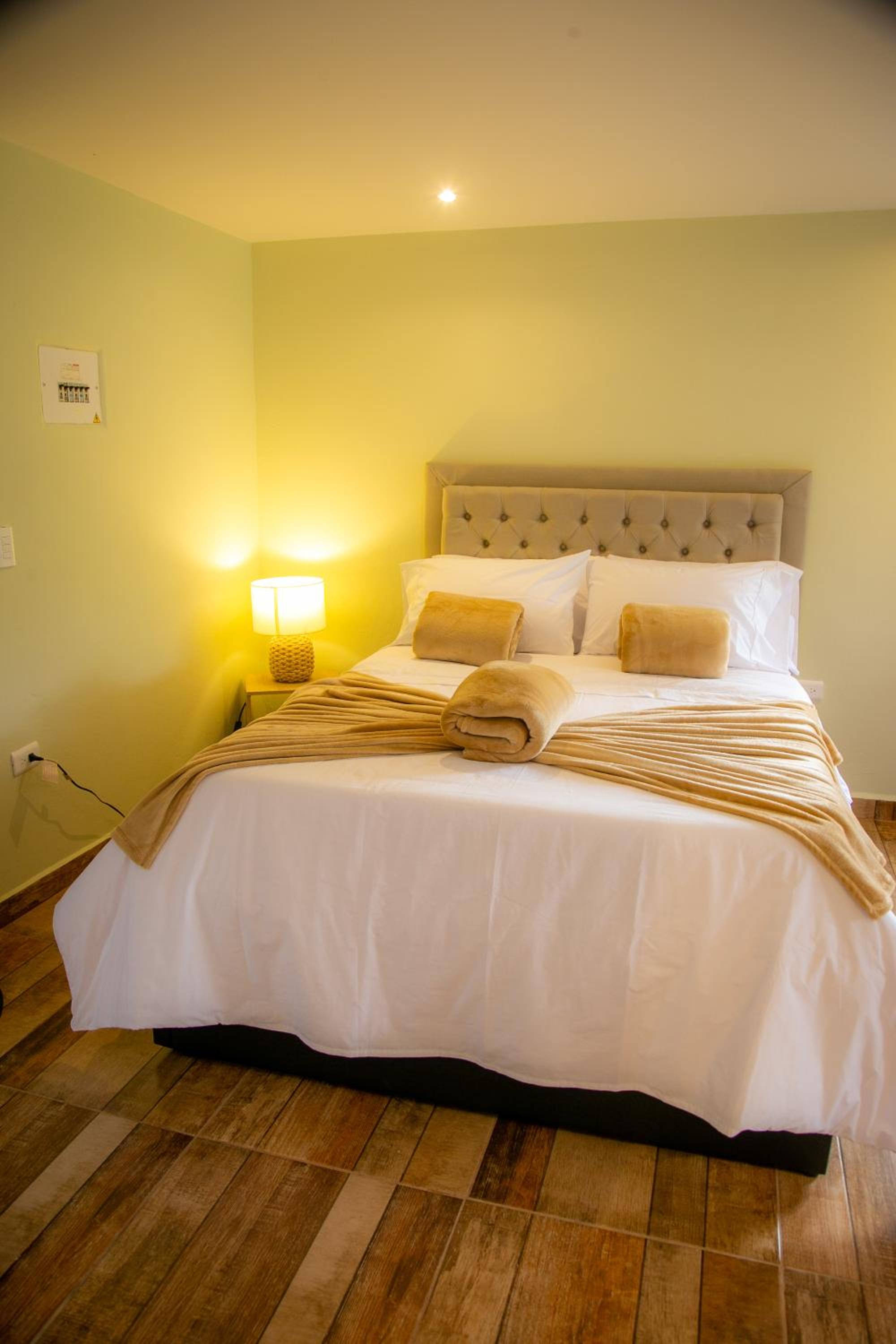 loft grupo y parejas AZUCENAS