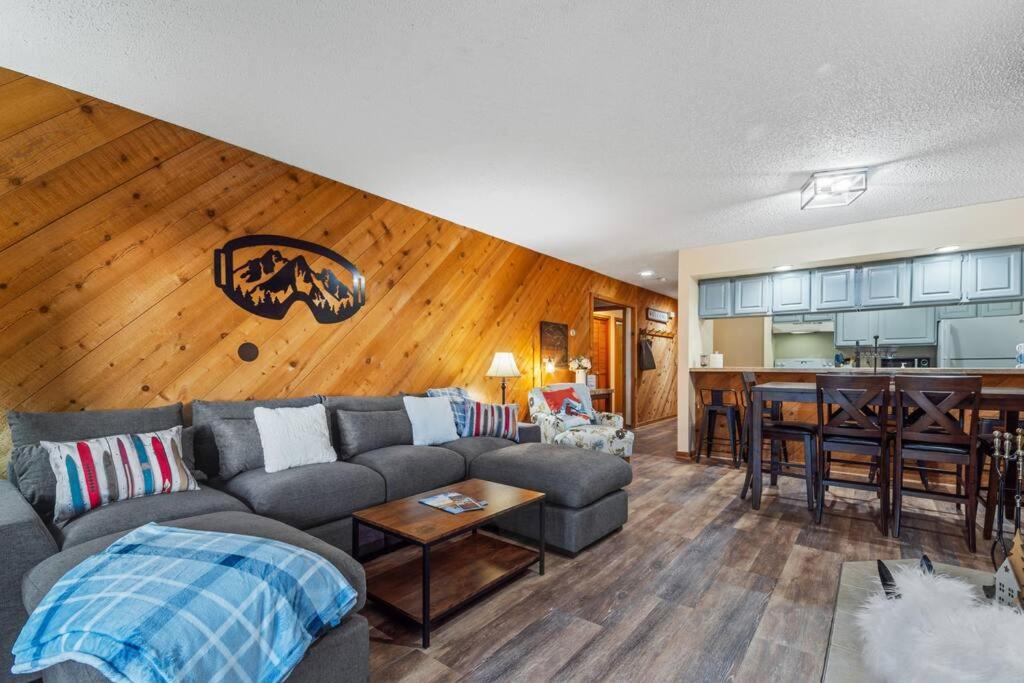 Large 2 Floor Condo, Pool Pass, Beach Club, walk to Shanty Creek view 3