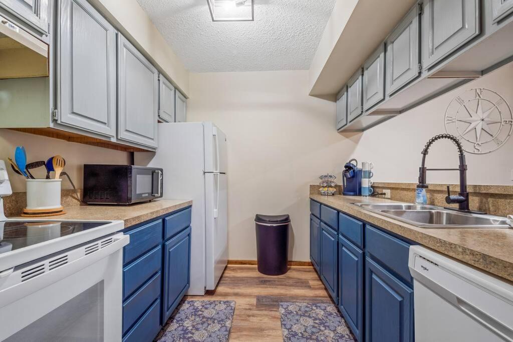 Large 2 Floor Condo, Pool Pass, Beach Club, walk to Shanty Creek view 5