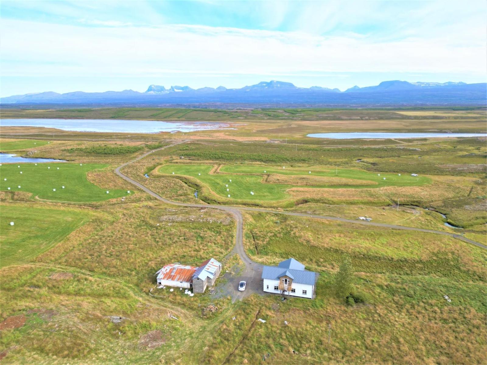 Lindarhóll Guesthouse