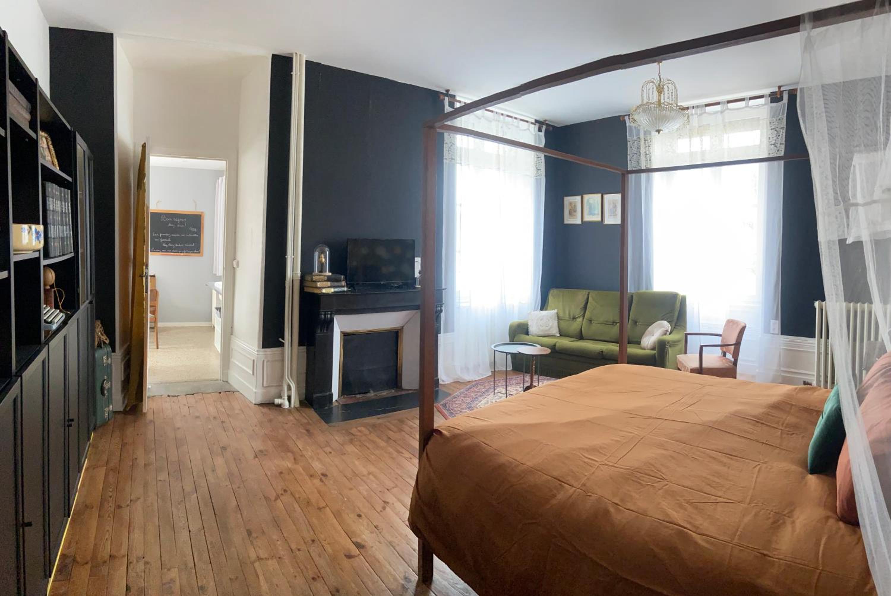 Chez Mary Studio - Romance chez Sir Guillaume