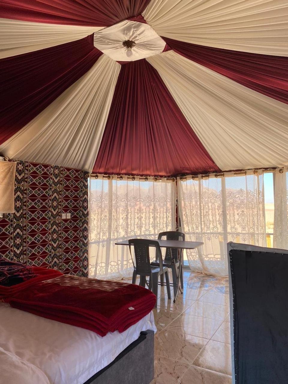 Desert guide camp