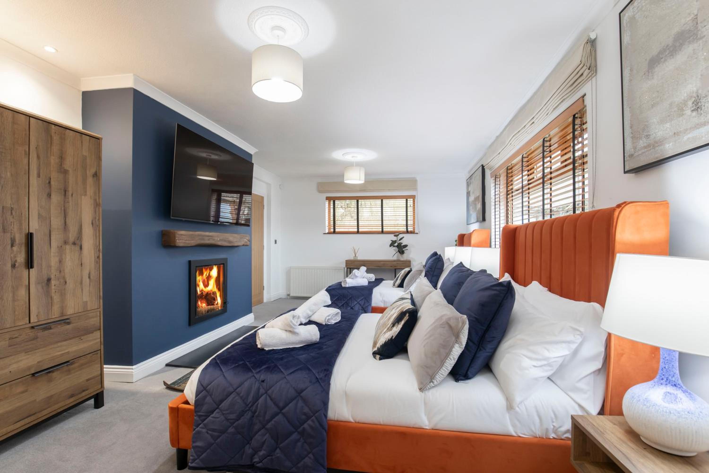 Magnificent 3-Bedroom Home with Swim Spa view 5
