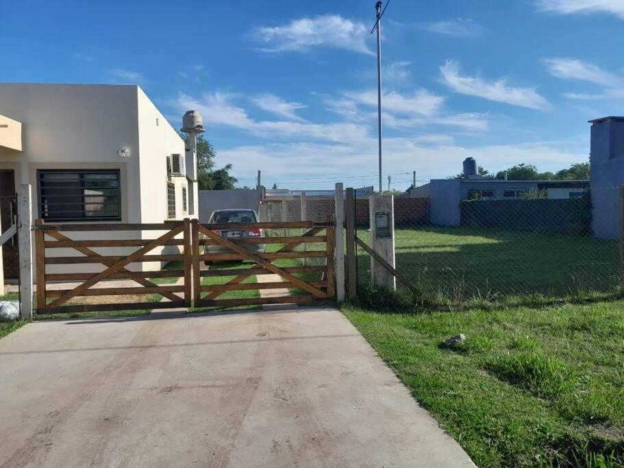 El Campito Casa con pileta en Monte