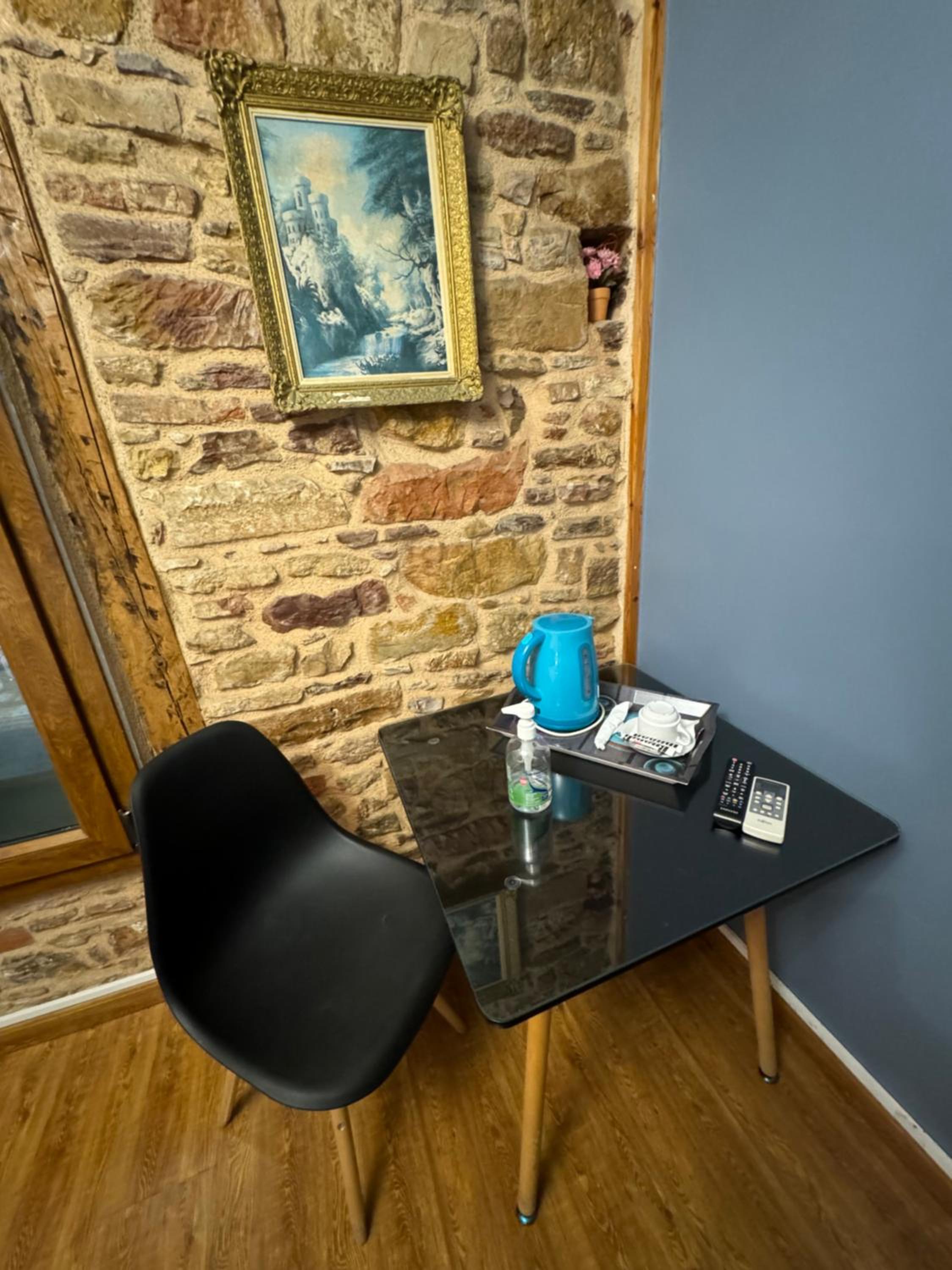 Ionia rooms