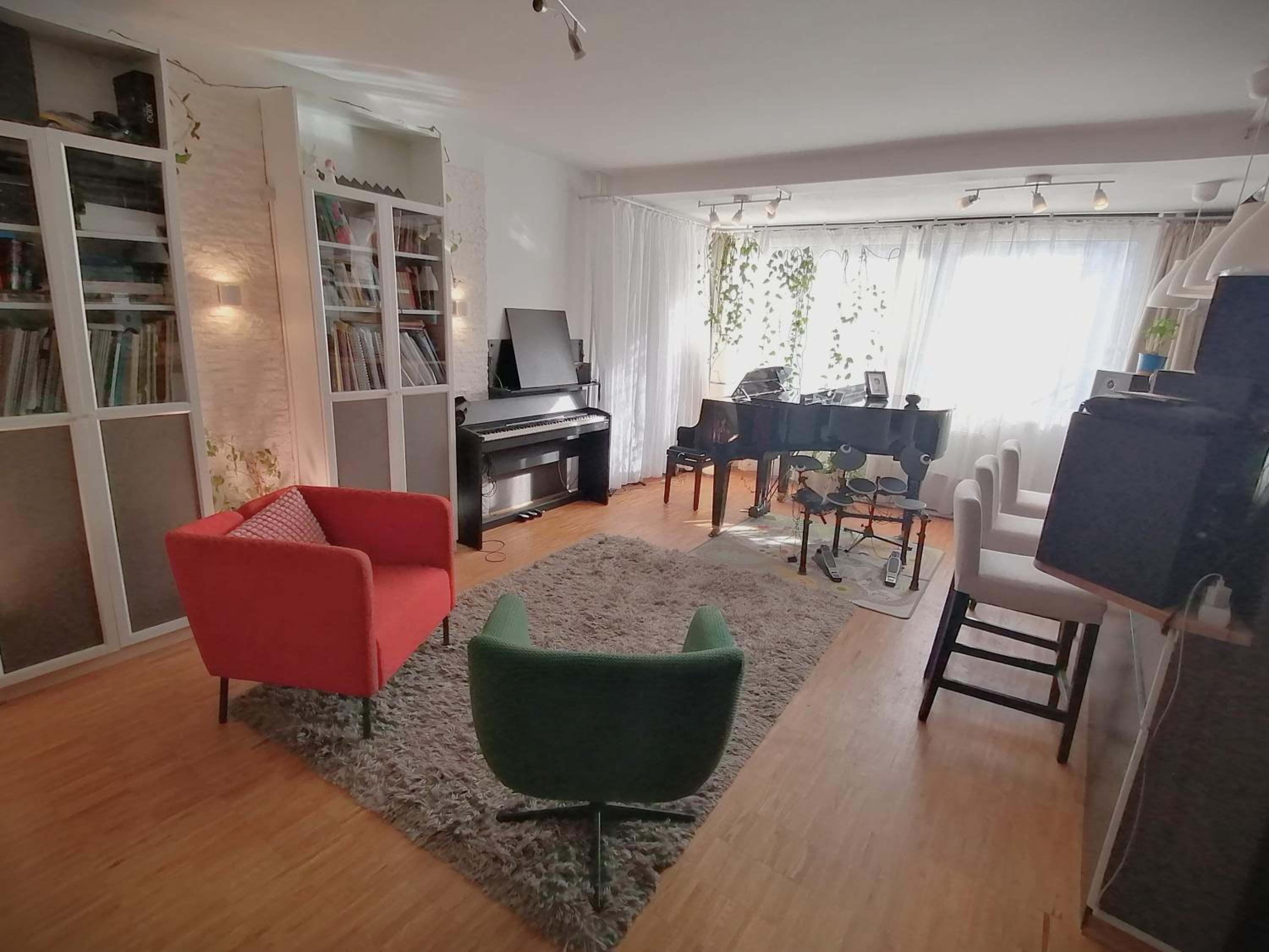 Lovely central flat with grand piano, family friendly