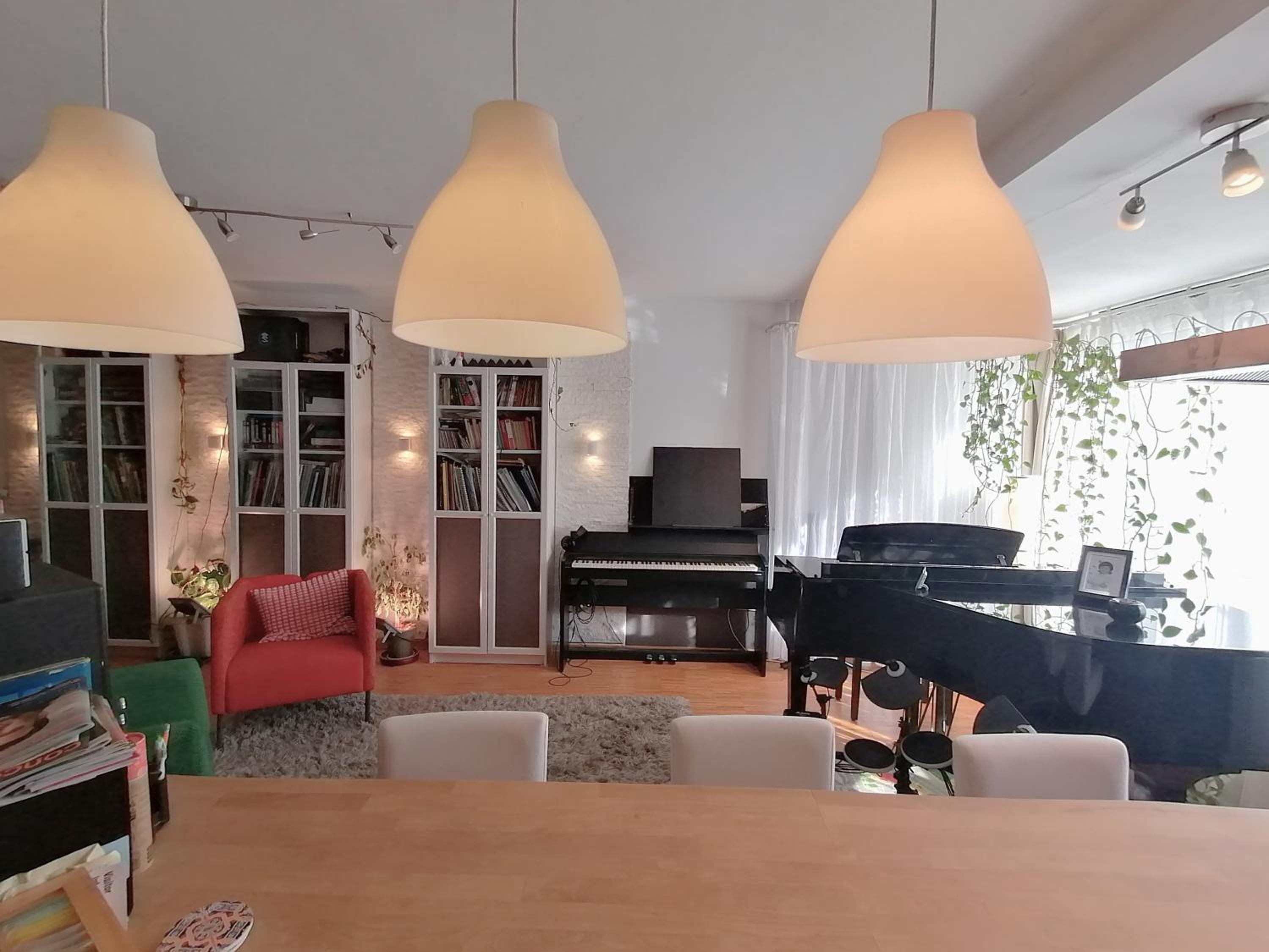 Lovely central flat with grand piano, family friendly