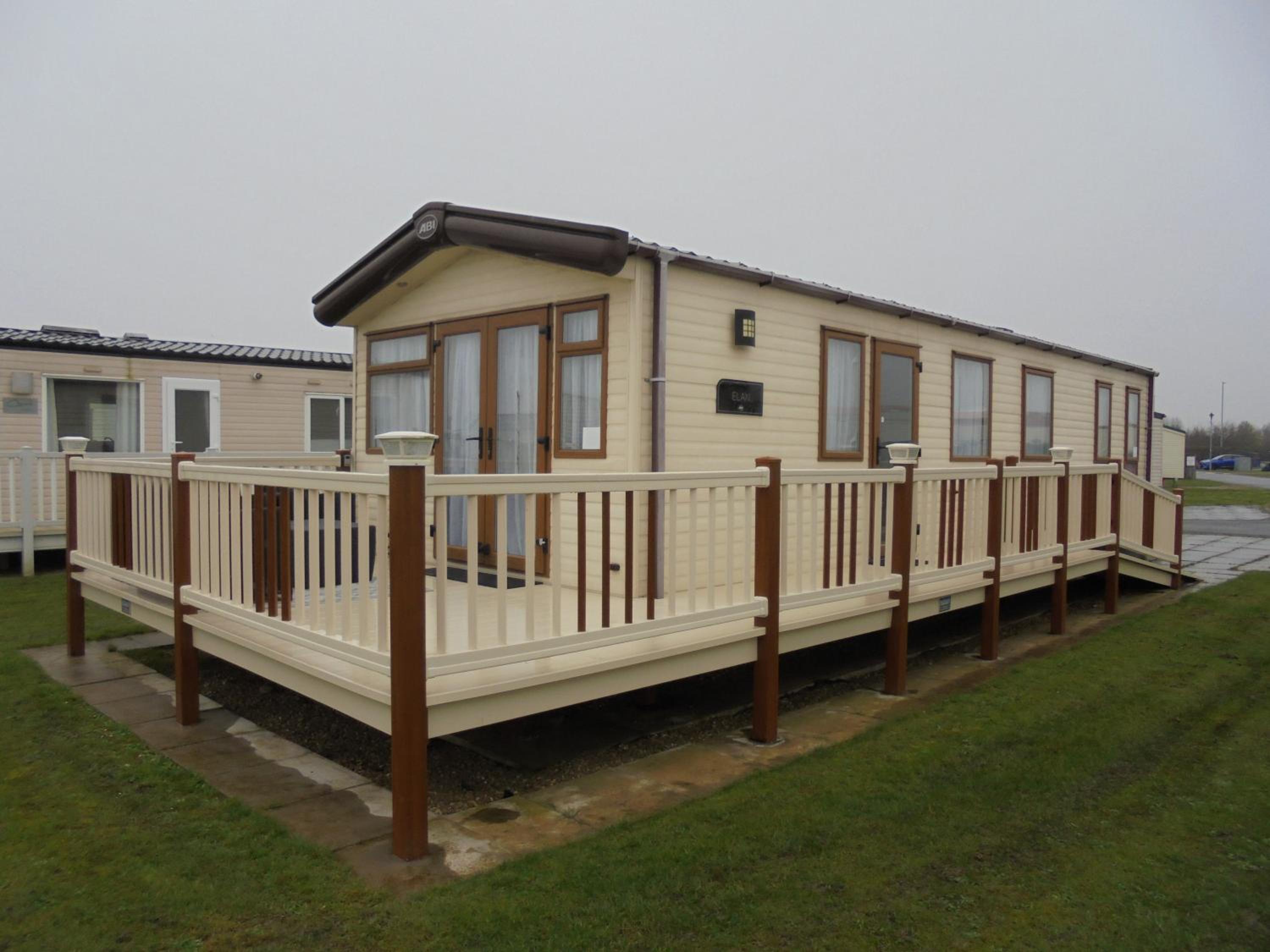 The Grange Ingoldmells: Elan 6 berth, Central Heated, Wrap Around Decking view 4