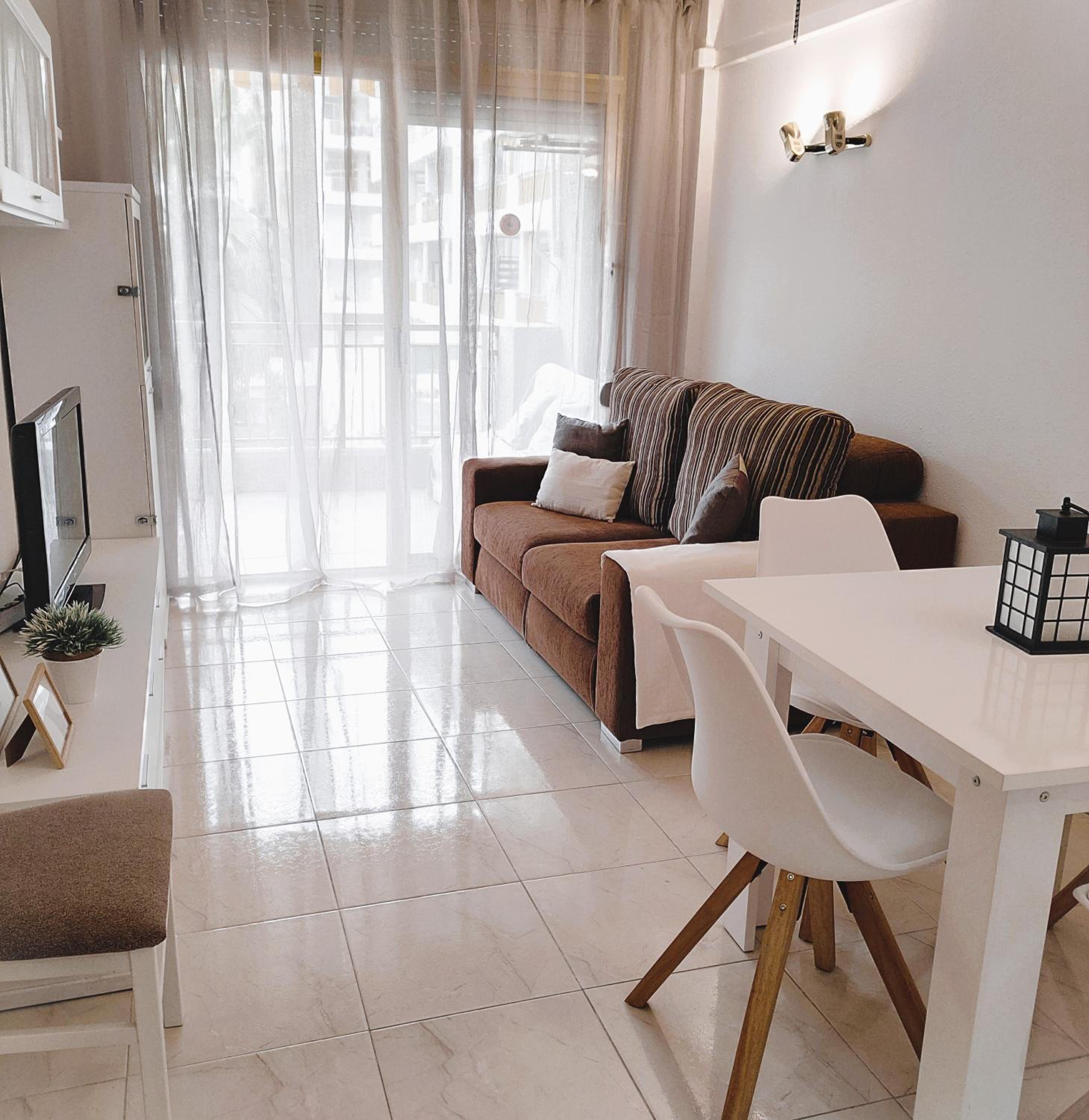 Luminoso apartamento en SALOU con TERRAZA y PARQUE INFANTIL IDEAL FAMILIAS
