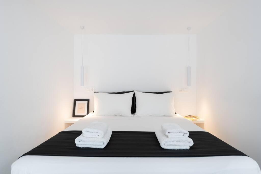 Blue Paros House Paroikia Center close to port view 3
