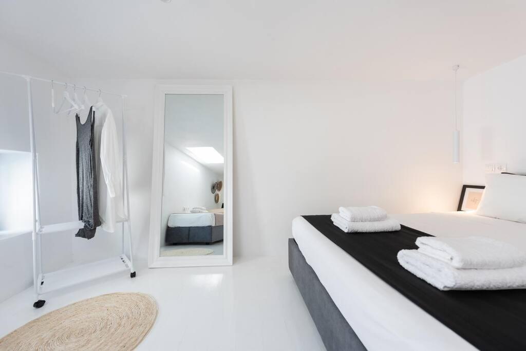 Blue Paros House Paroikia Center close to port view 5