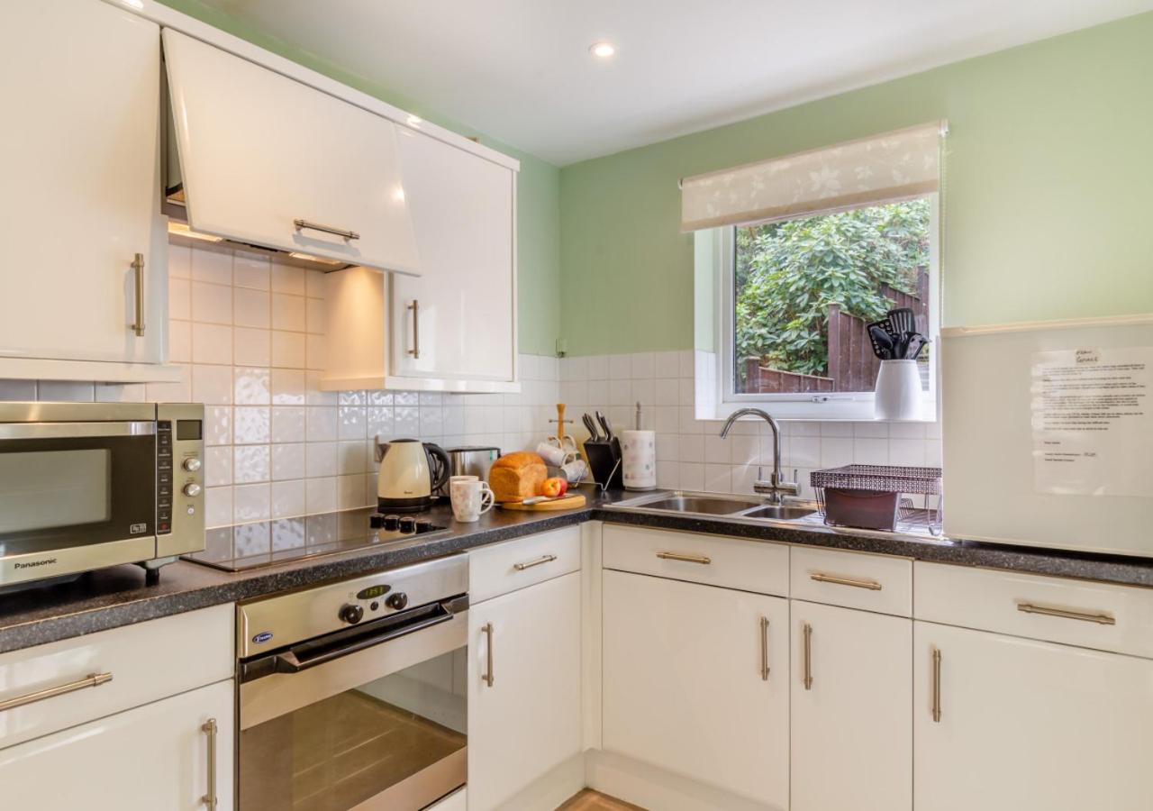 2 Bed in Charmouth oc-wy395 view 2