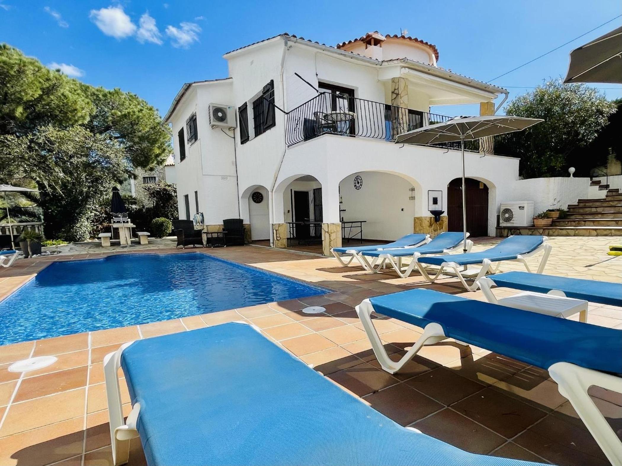 Villa Tramuntana by Costabravaway