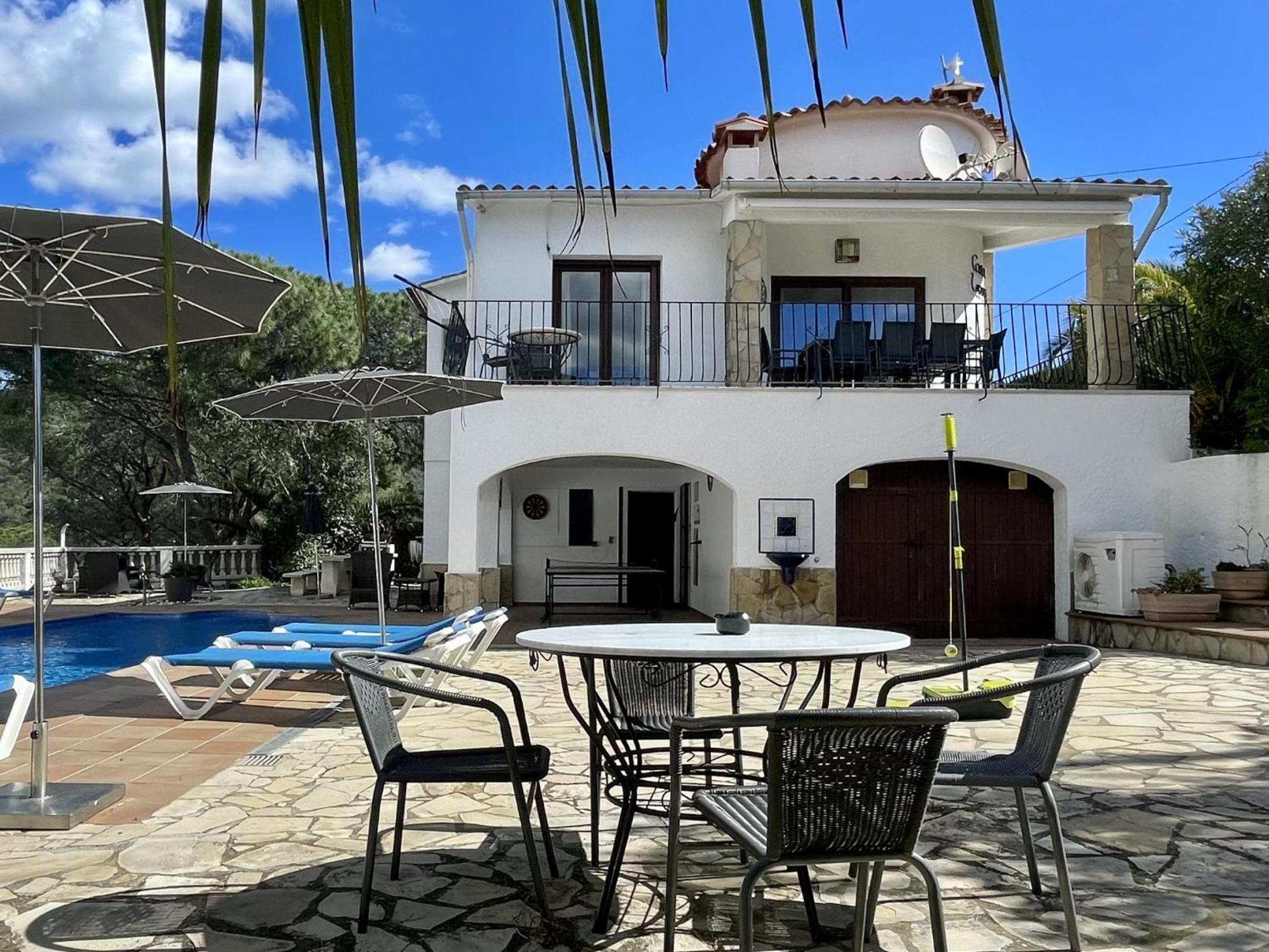 Villa Tramuntana by Costabravaway