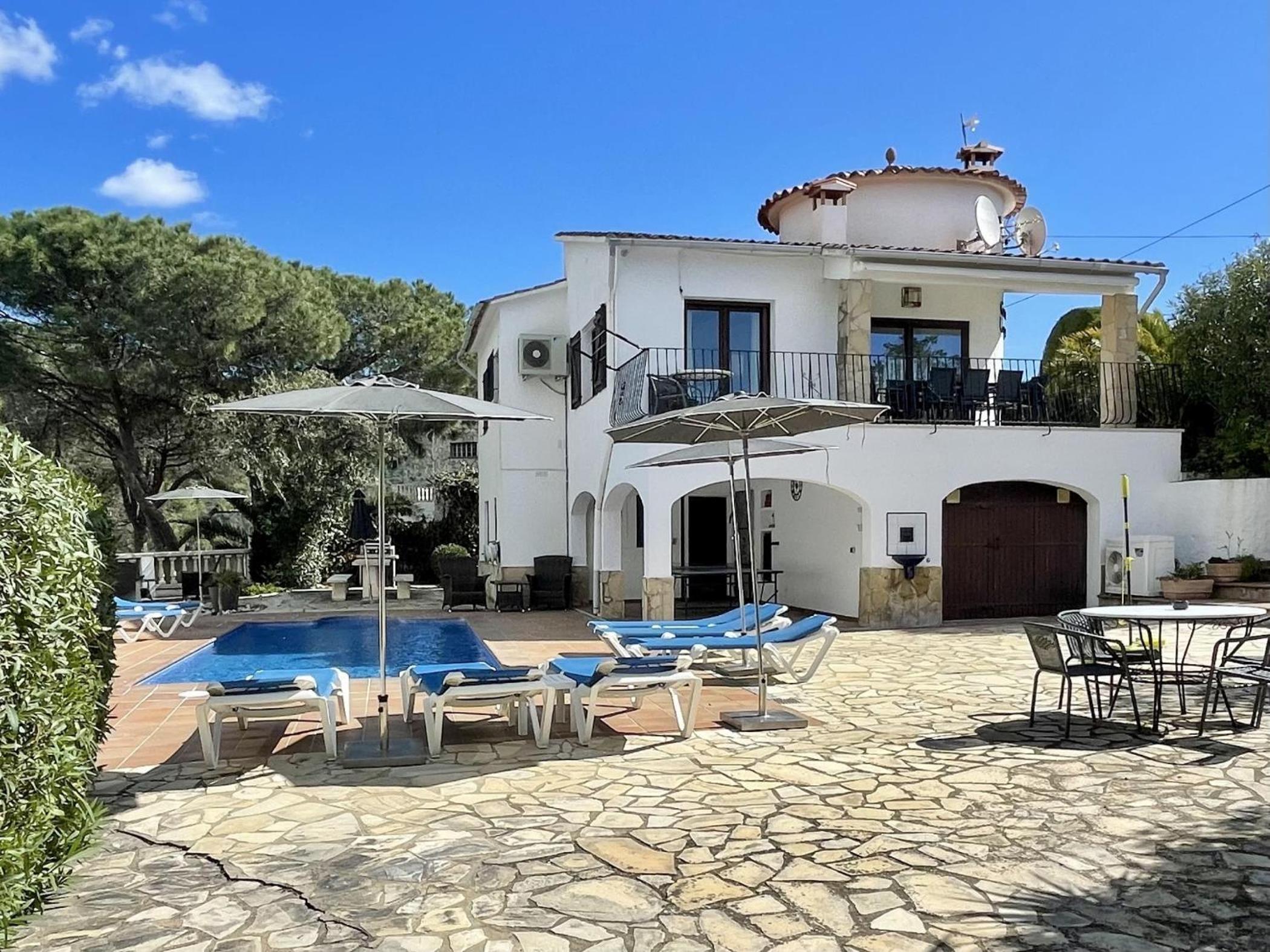 Villa Tramuntana by Costabravaway