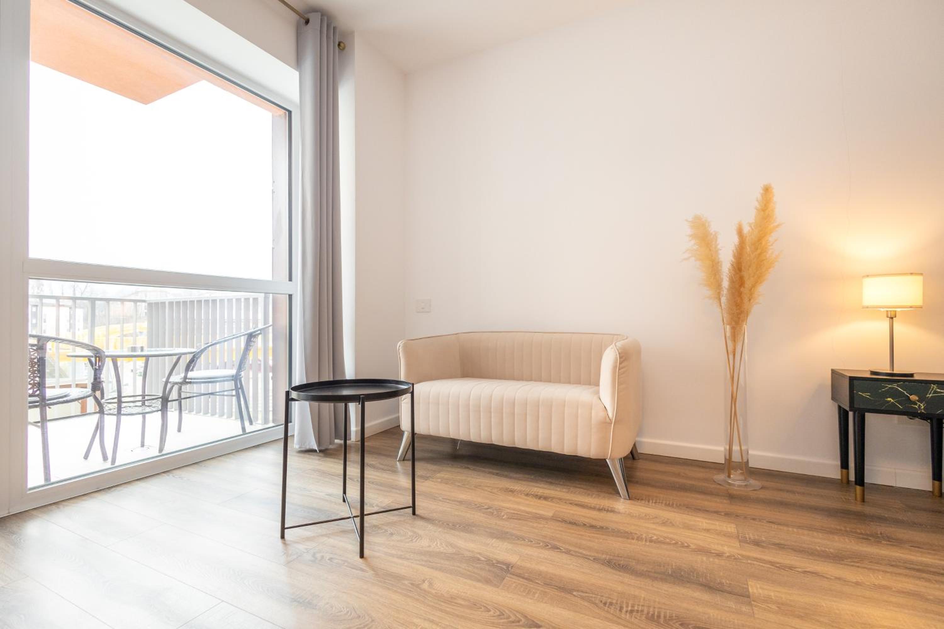 Walter Studio Sinaia with Balcony and Private Parking