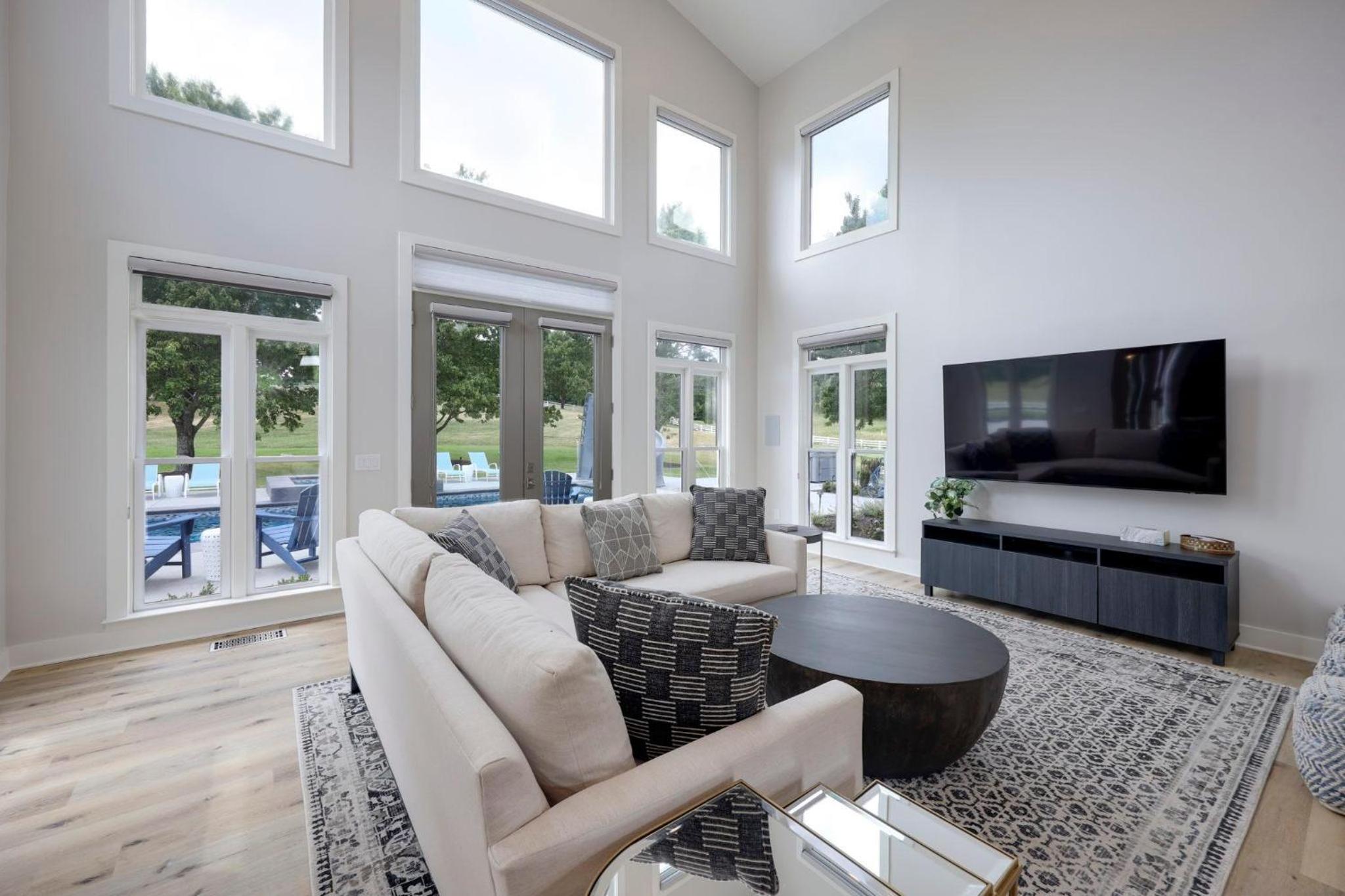 Majestic Manor-Private Hundred Acre Yard-Pool/Spa view 5