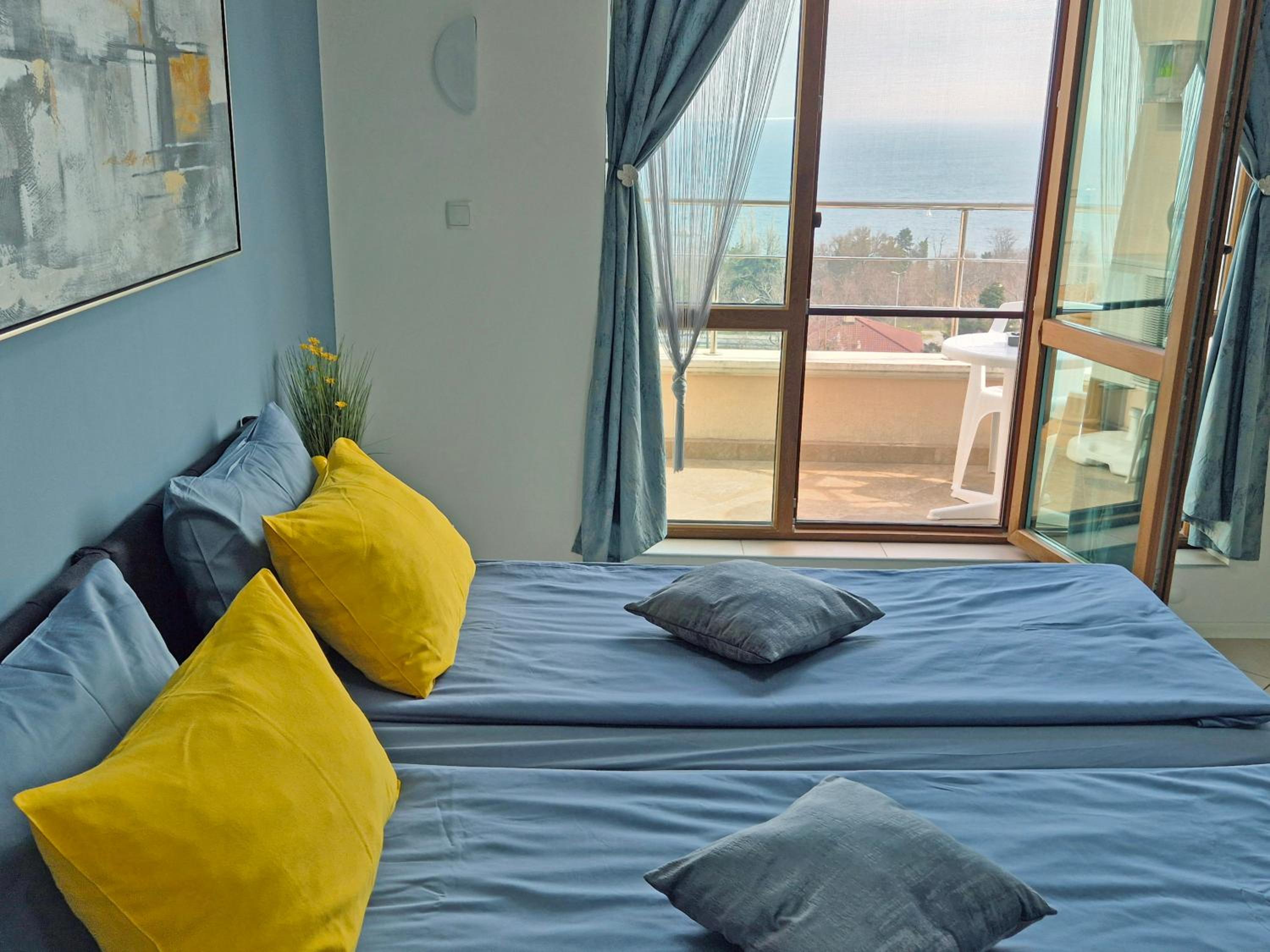 Black sea Narcissus - quiet studio with amazing sea view