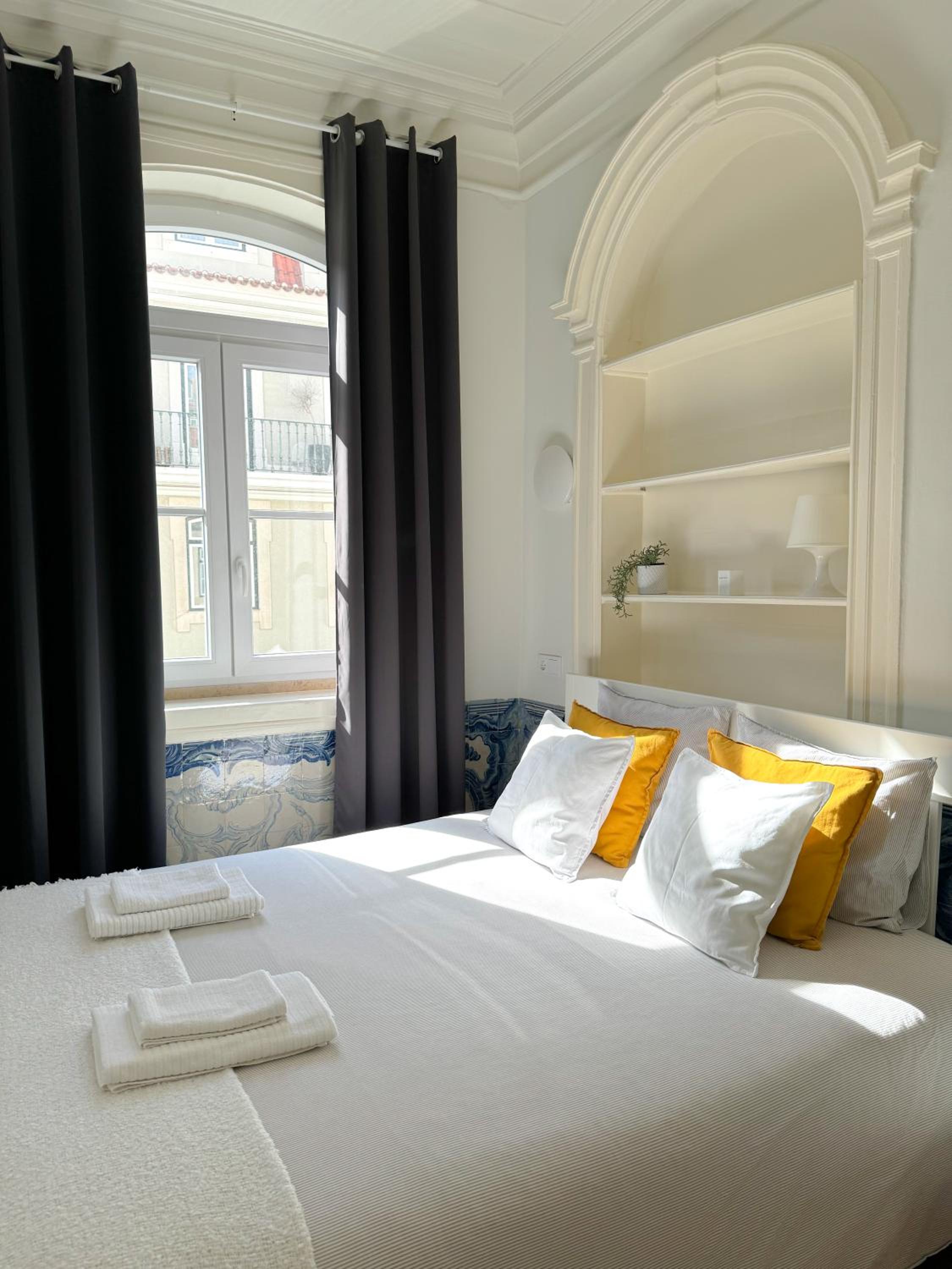 Spacious Historic Room on Rua Augusta