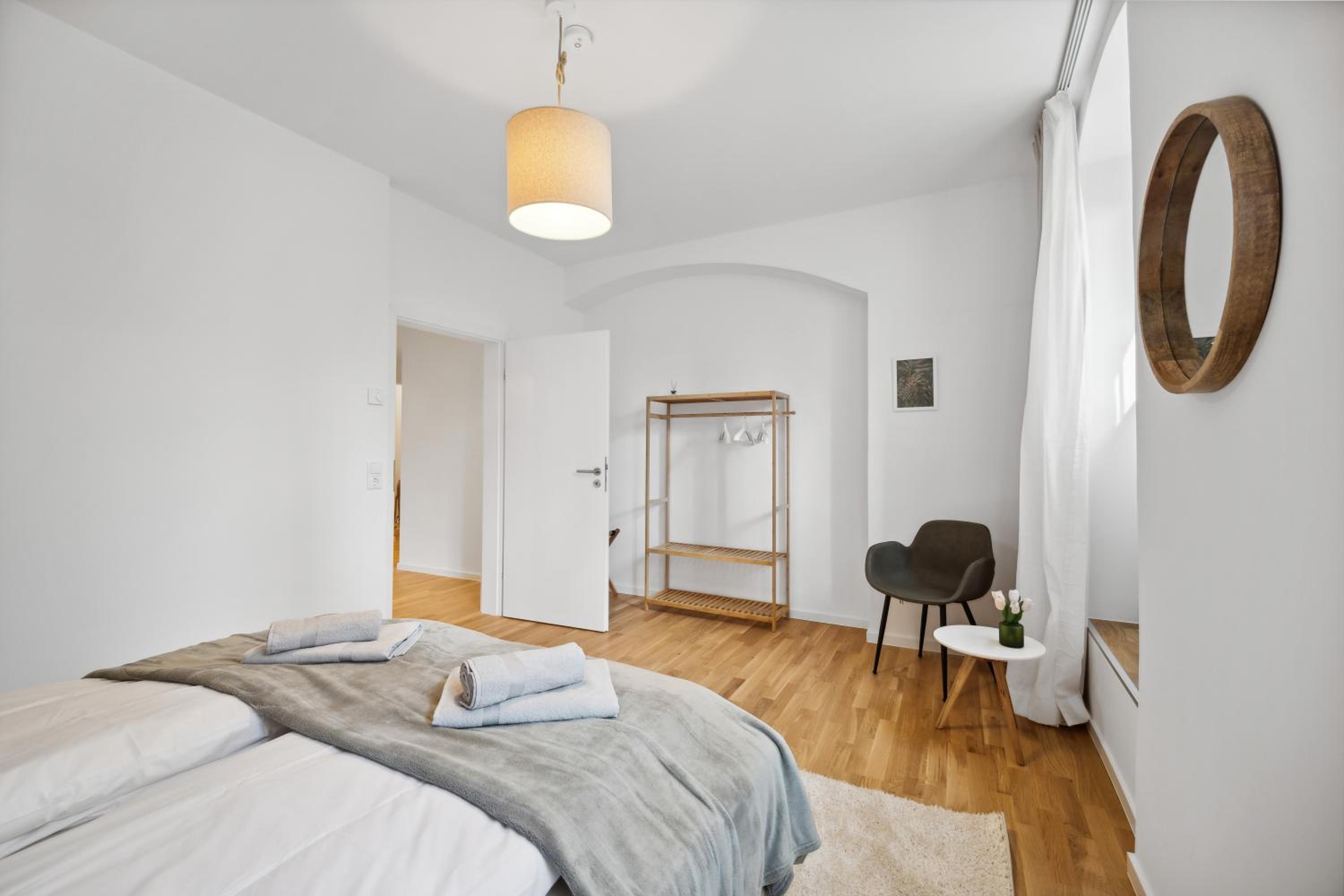 Wiener Palais am Großen Garten, Arbeitsplatz, Familie, 8 Pers, Smart-TV