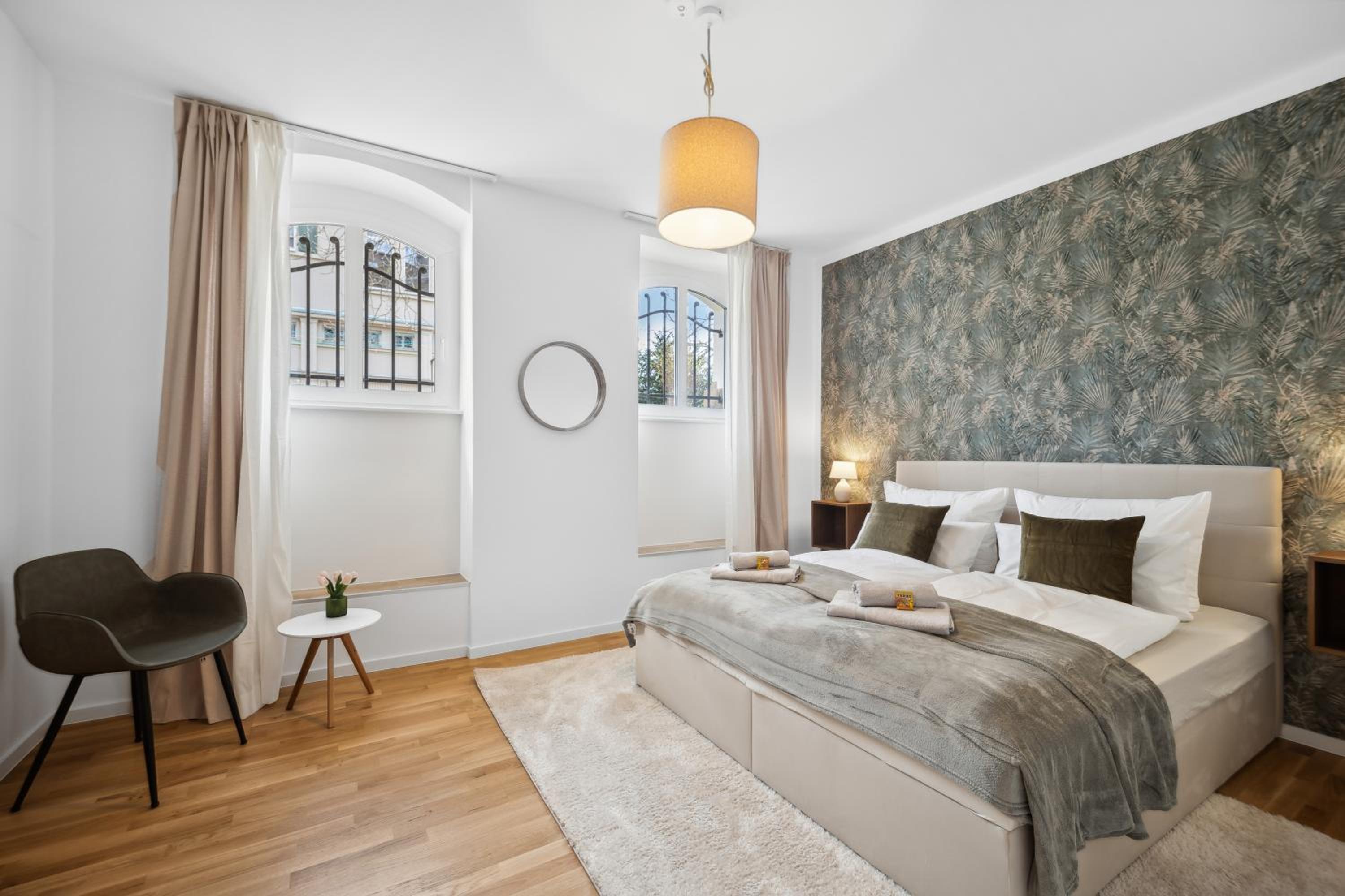 Wiener Palais am Großen Garten, Arbeitsplatz, Familie, 8 Pers, Smart-TV