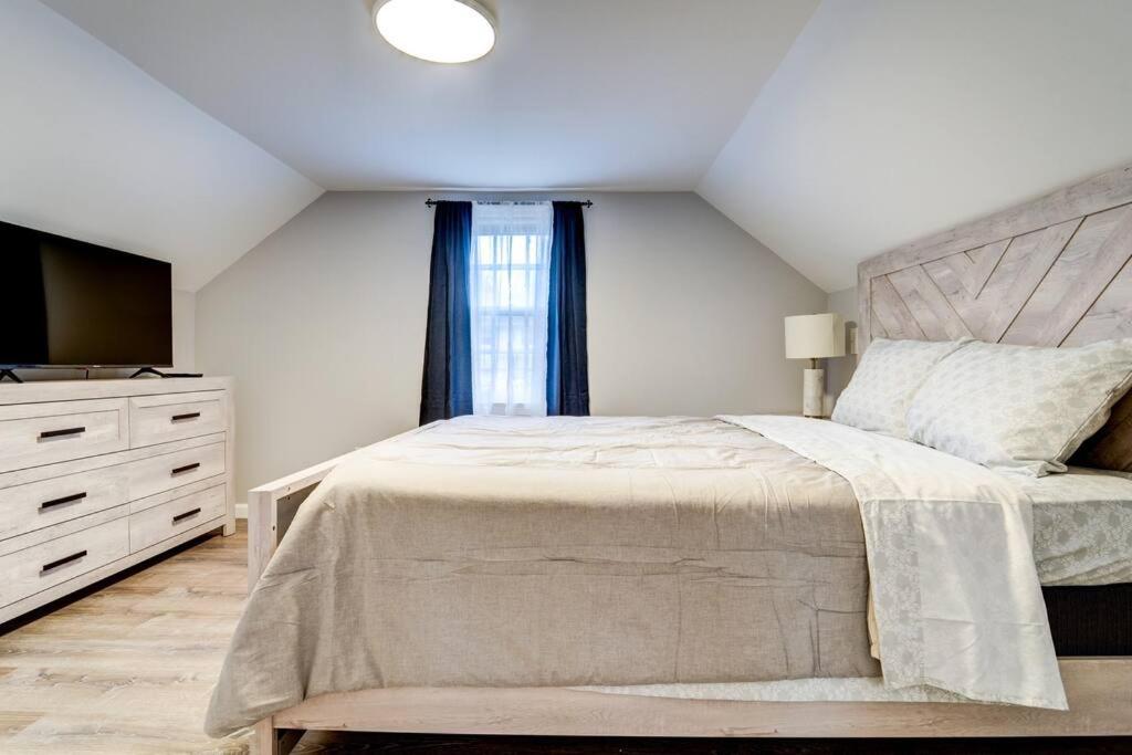 New Haven Vacations - Hidden Gem on Dyer Street - Property Image 23