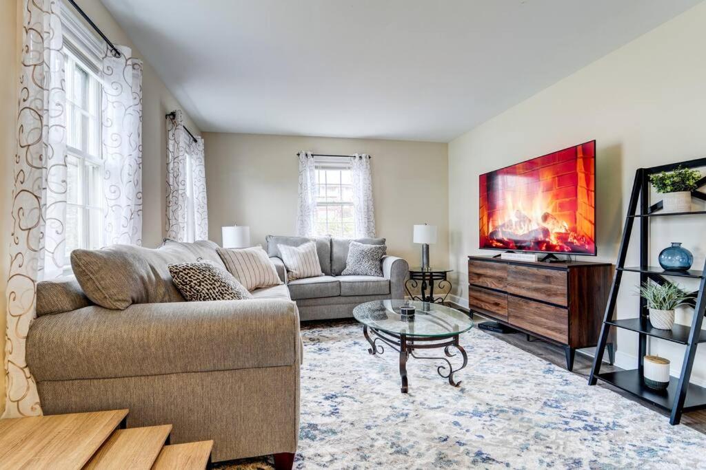 New Haven Vacations - Hidden Gem on Dyer Street - Property Image 2