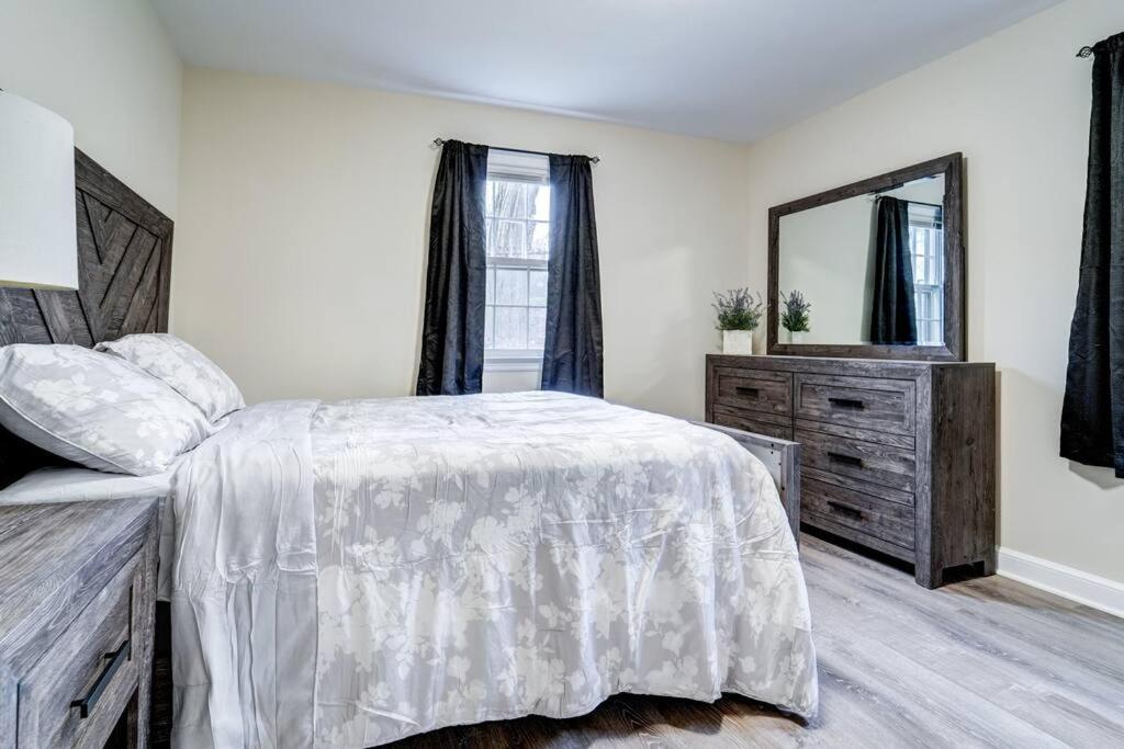 New Haven Vacations - Hidden Gem on Dyer Street - Property Image 11