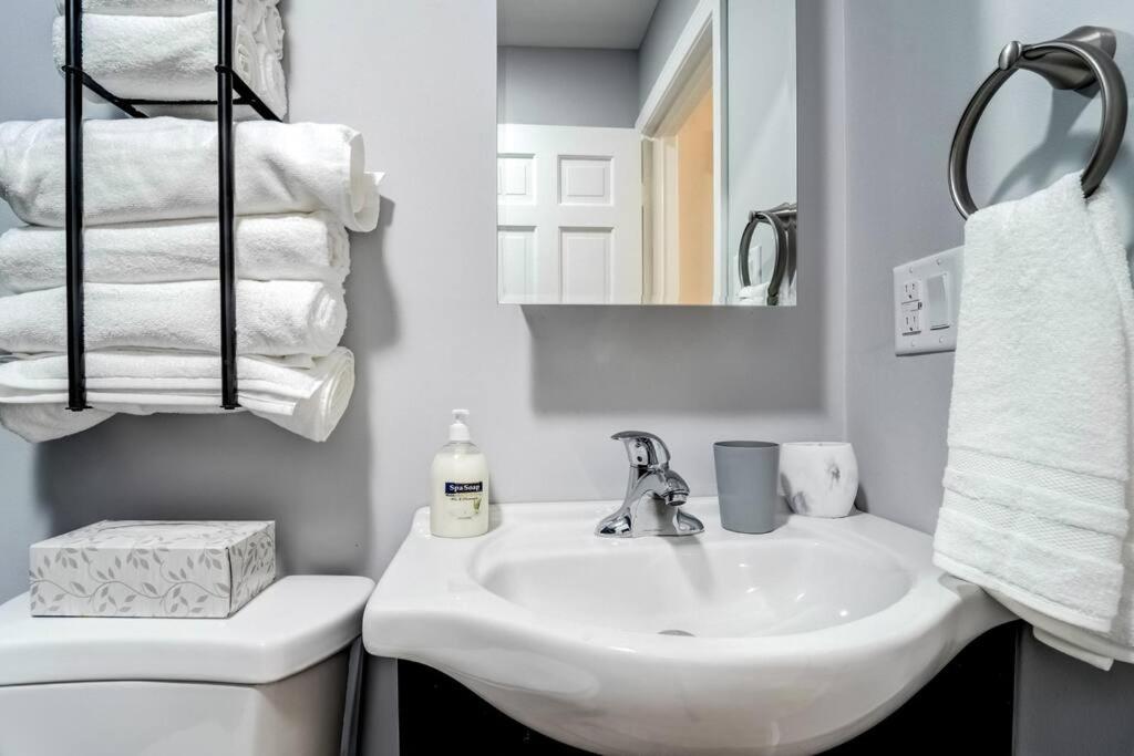 New Haven Vacations - Hidden Gem on Dyer Street - Property Image 7