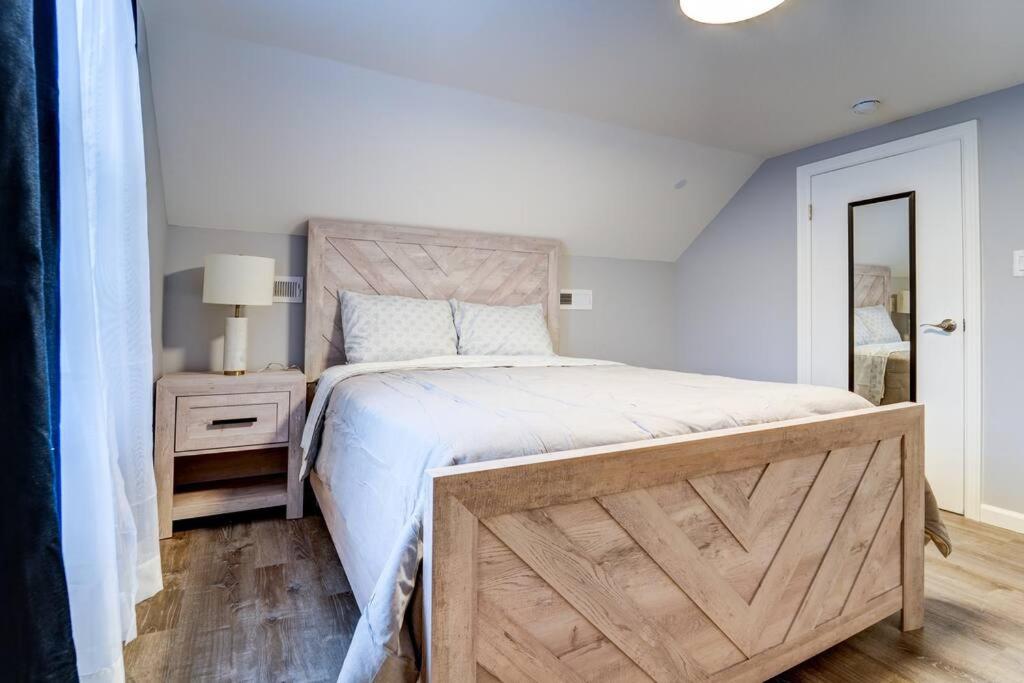 New Haven Vacations - Hidden Gem on Dyer Street - Property Image 6
