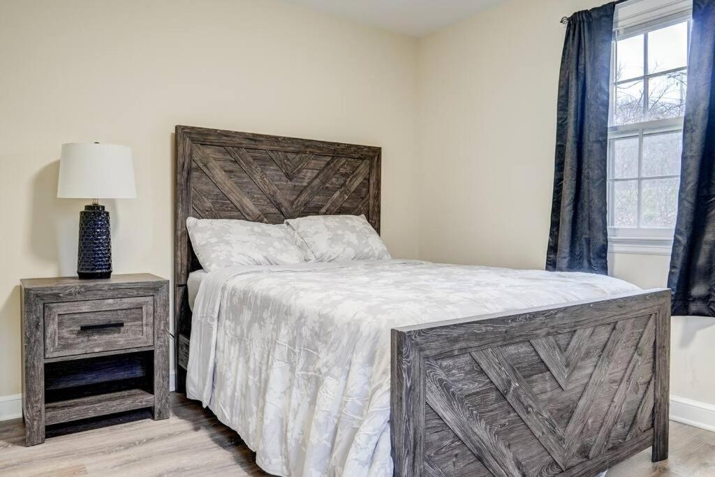 New Haven Vacations - Hidden Gem on Dyer Street - Property Image 3