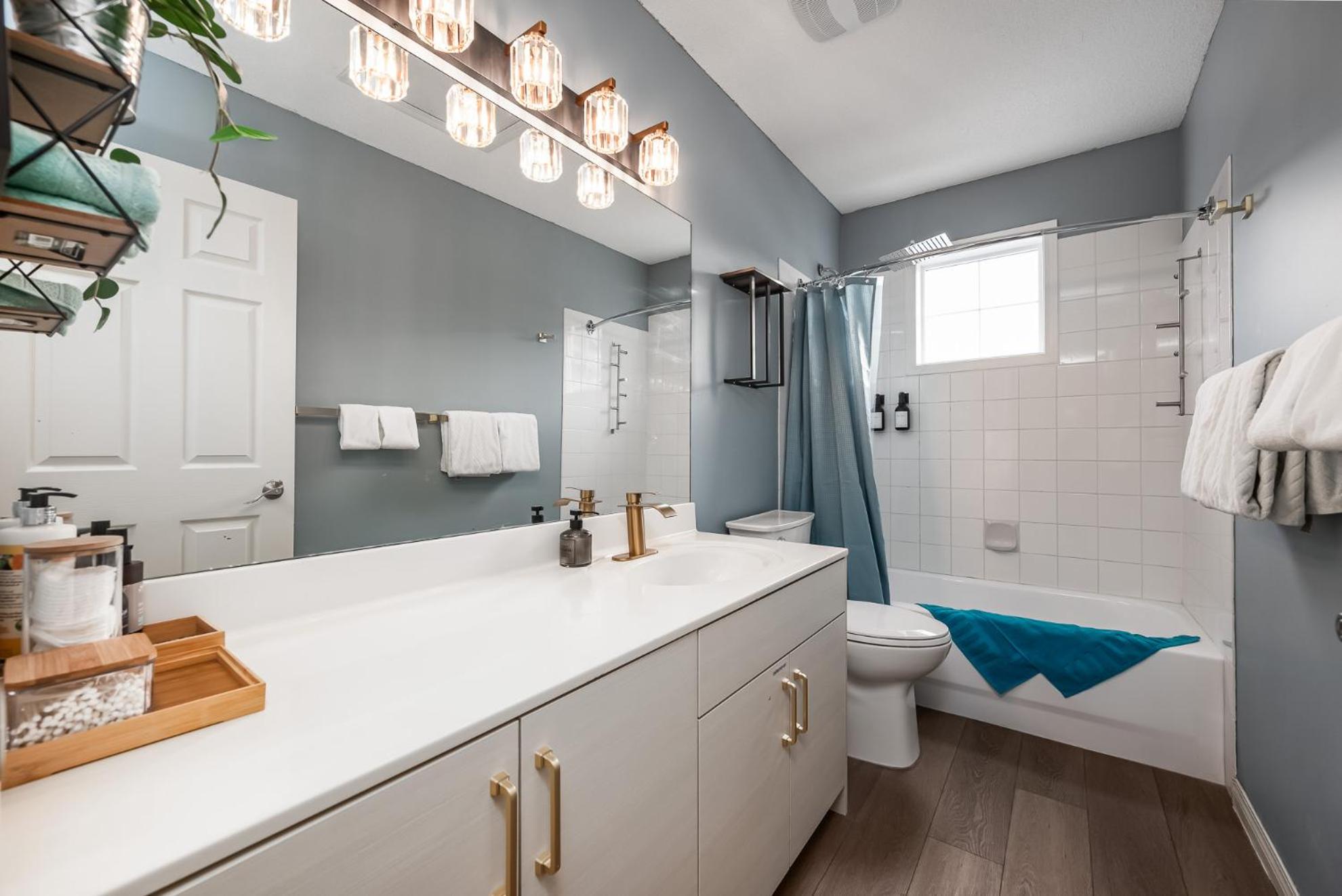 Luxurious Retreat/Hot Tub/Mountain View/4 Beds