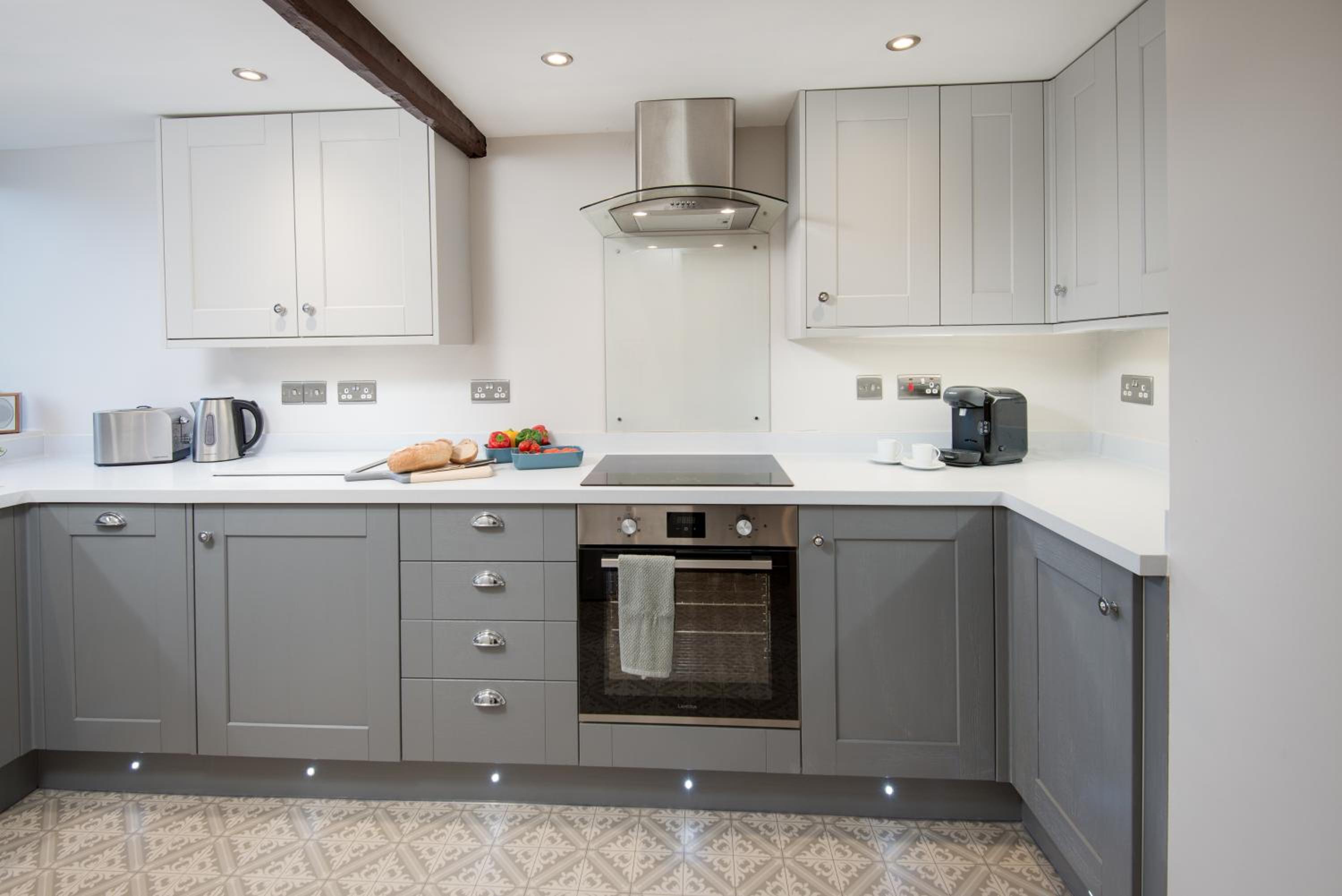 Castle Retreat - luxury apartment opposite Alnwick Castle view 4