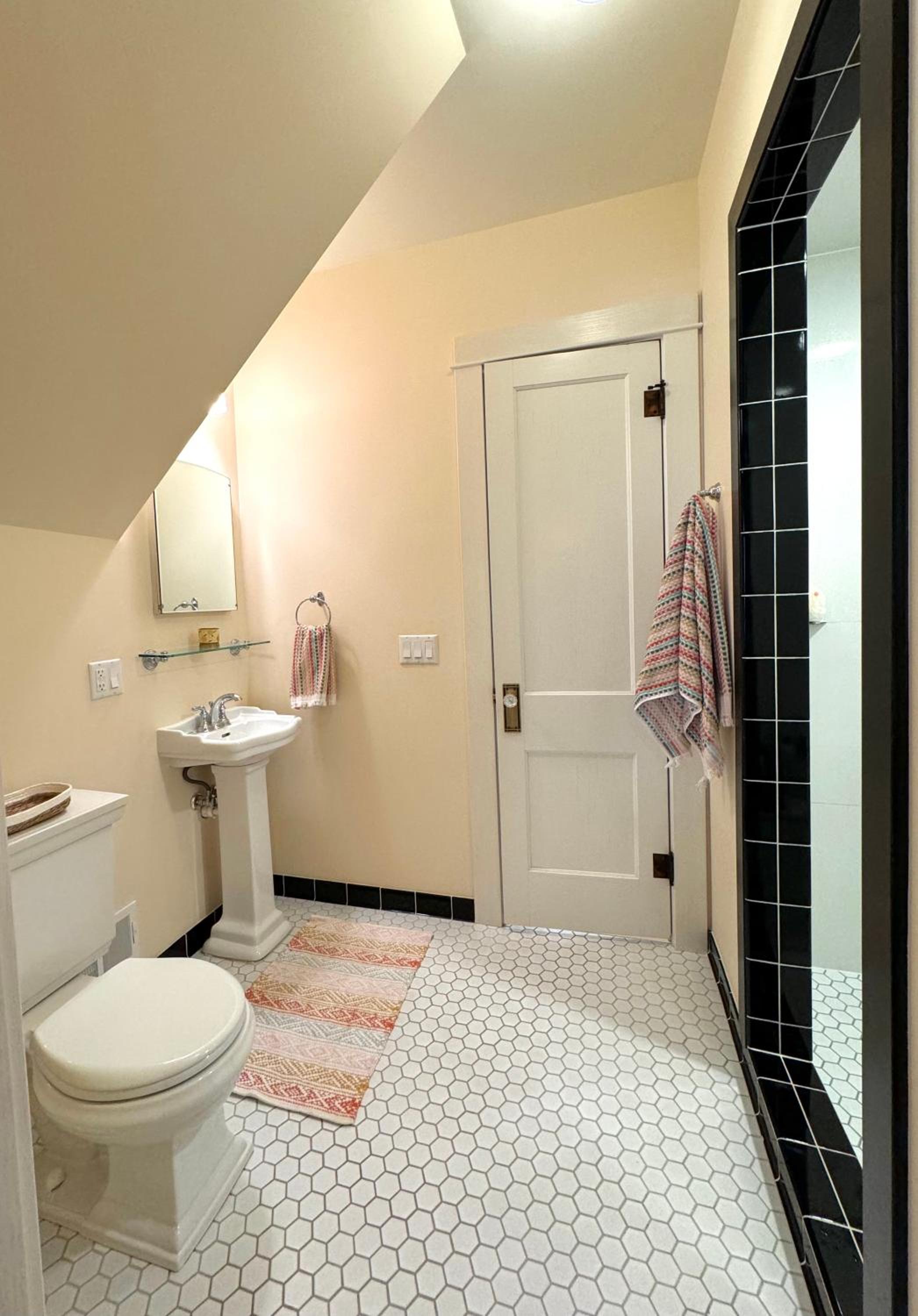 Large Farmhouse near RA, Kohler and Golf. Exclusive amenities and room for all! view 3