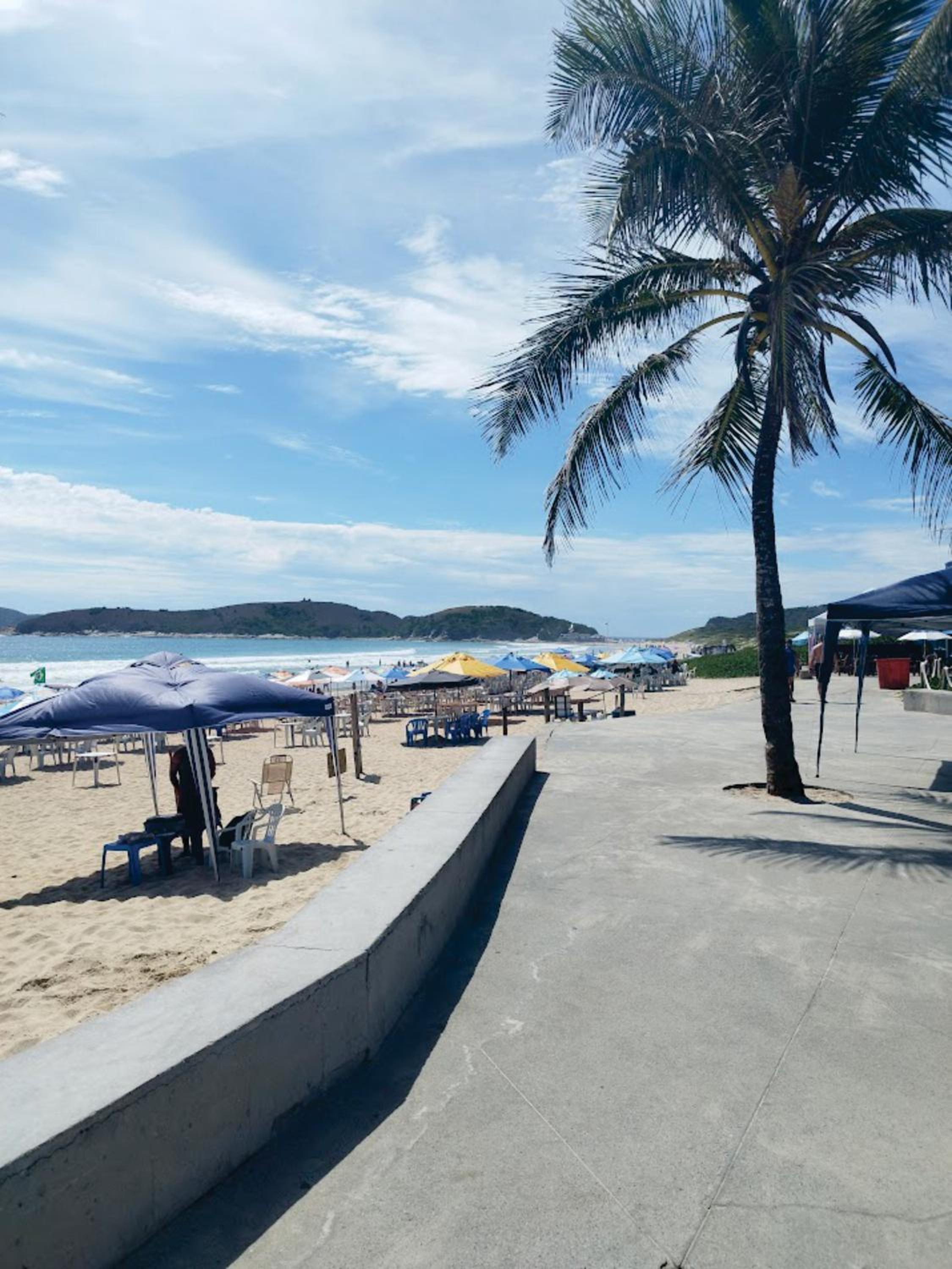 De frente a Praia do Peró, Da janela Maravilhe-se com a Vista! Apto tipo flat, Pé na Areia, Piscina, Wi Fi